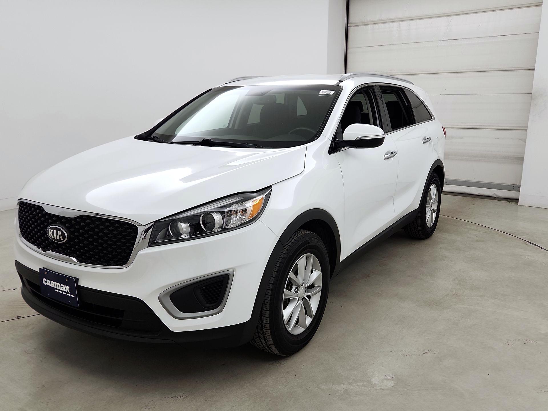 Thumbnail: 2017 Kia Sorento - 3