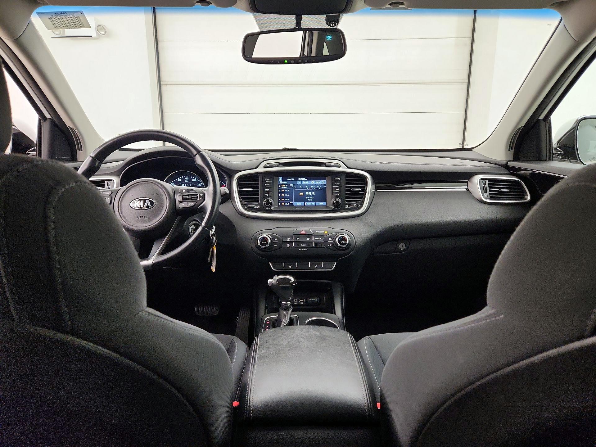 Thumbnail: 2017 Kia Sorento - 8