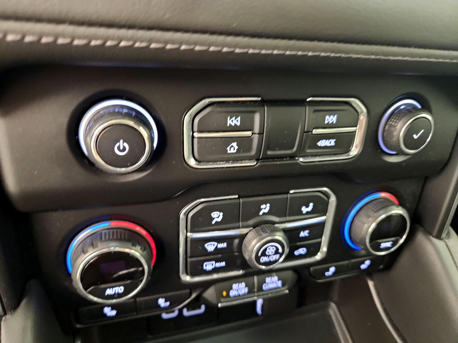 Thumbnail: 2021 Chevrolet Suburban - 16