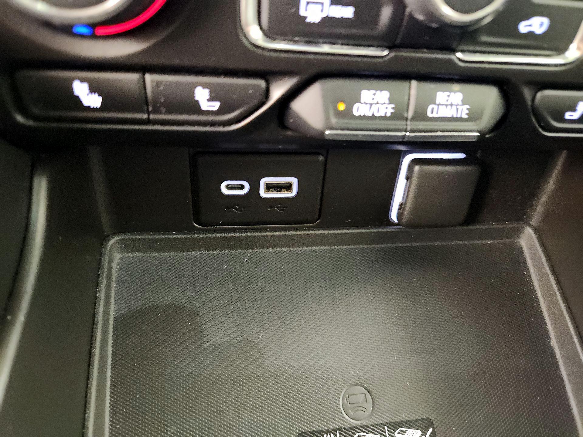 Thumbnail: 2021 Chevrolet Suburban - 18