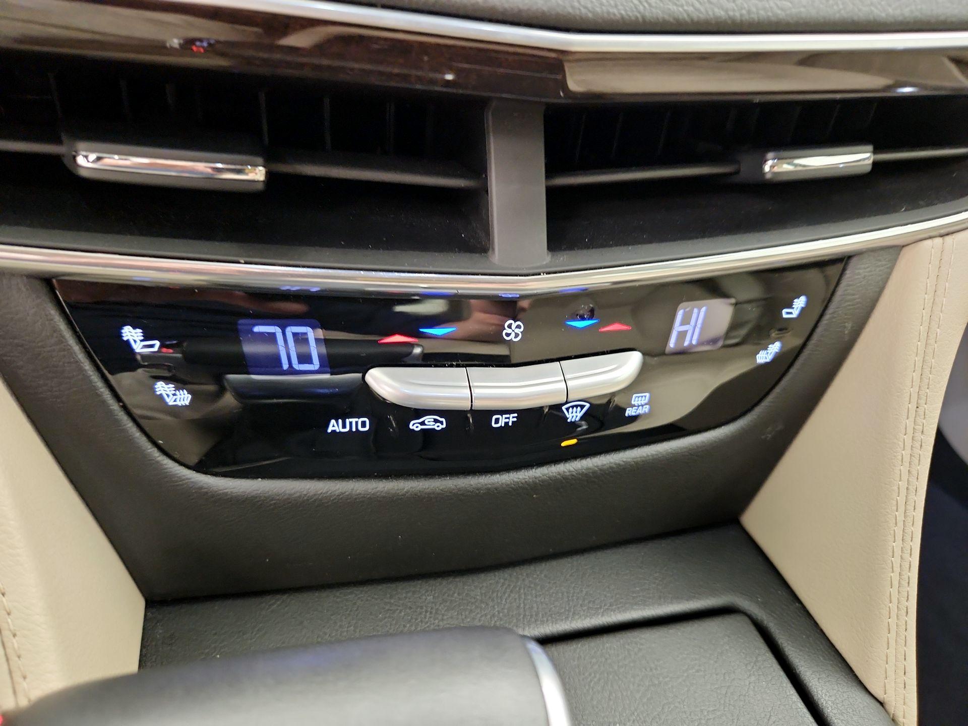 Thumbnail: 2018 Cadillac CT6 - 17