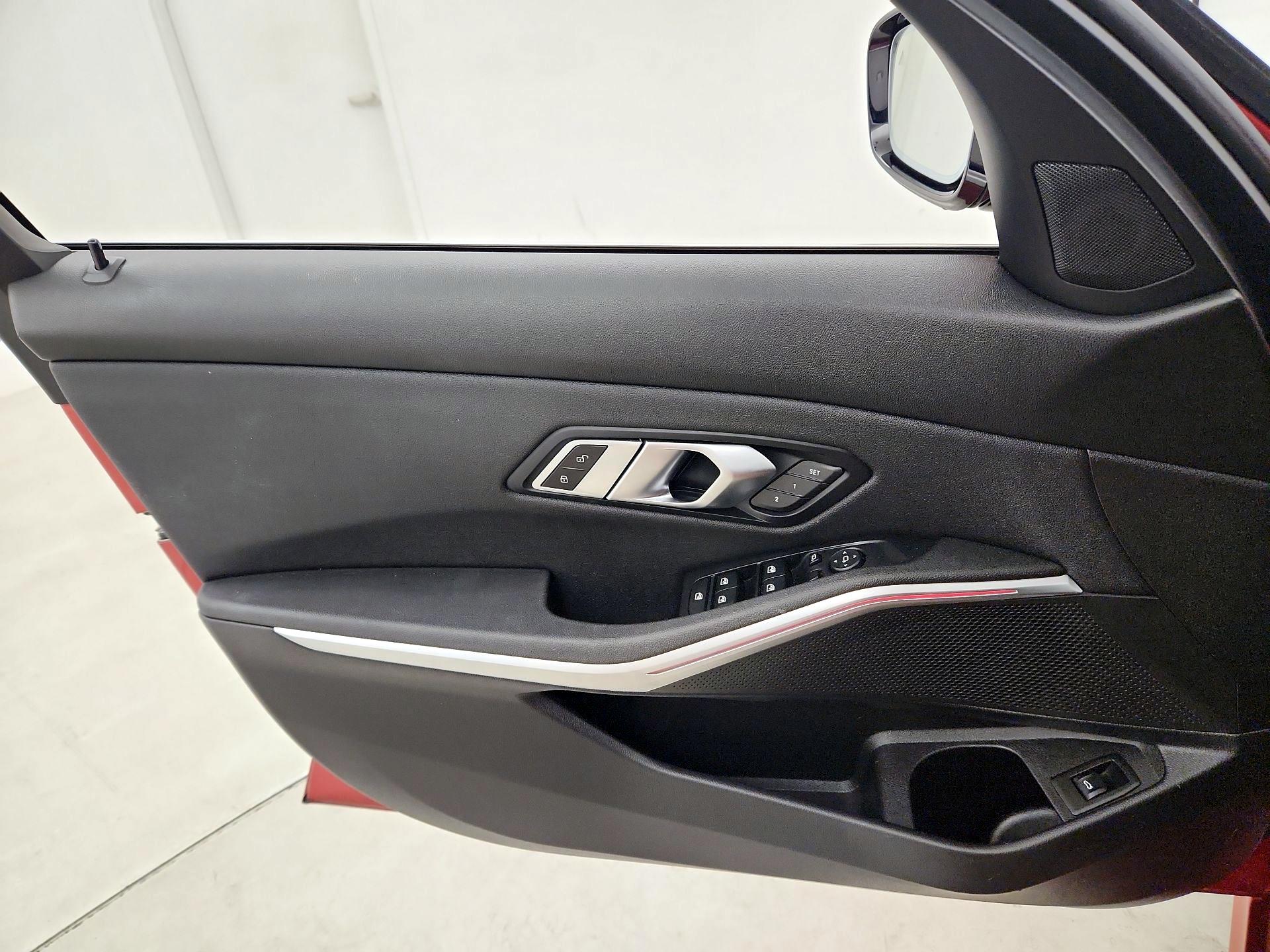 Thumbnail: 2021 BMW 3 Series - 12