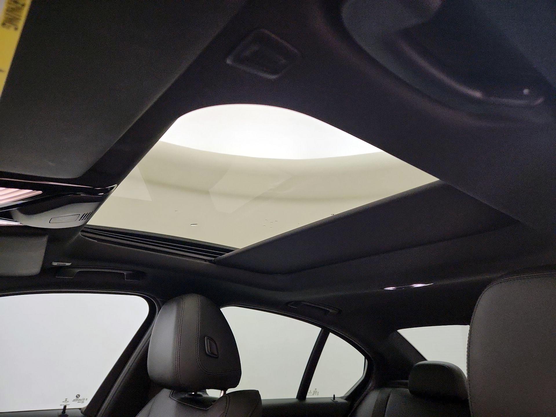 Thumbnail: 2021 BMW 3 Series - 20