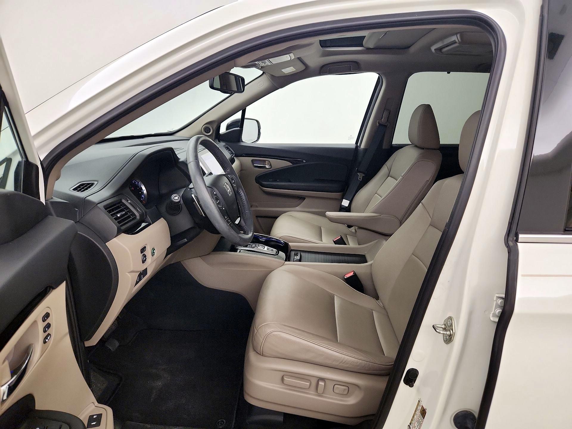 Thumbnail: 2017 Honda Pilot - 11