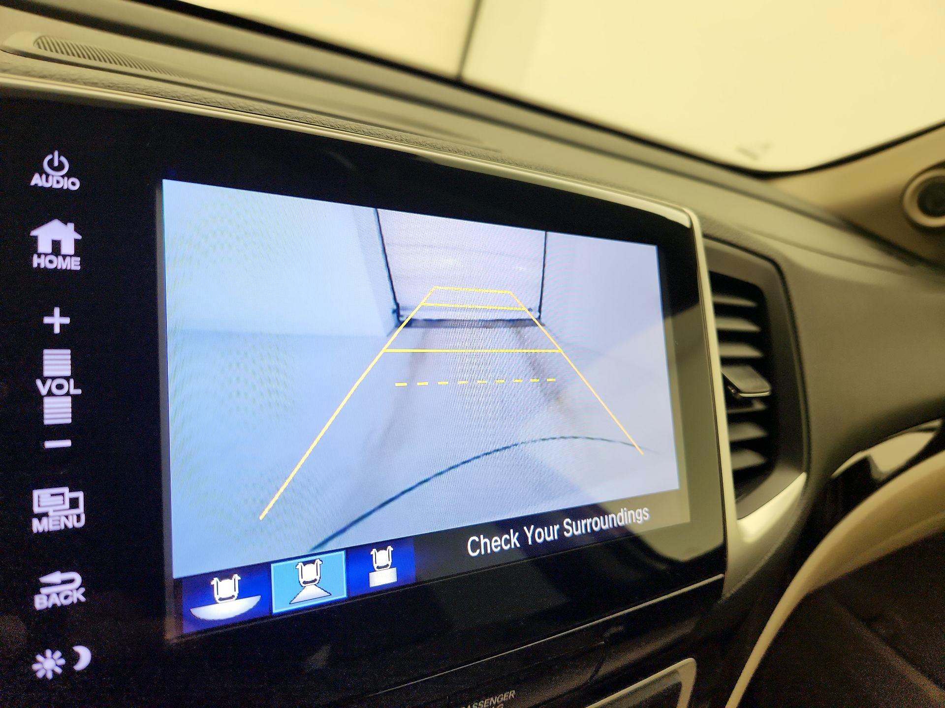 Thumbnail: 2017 Honda Pilot - 15