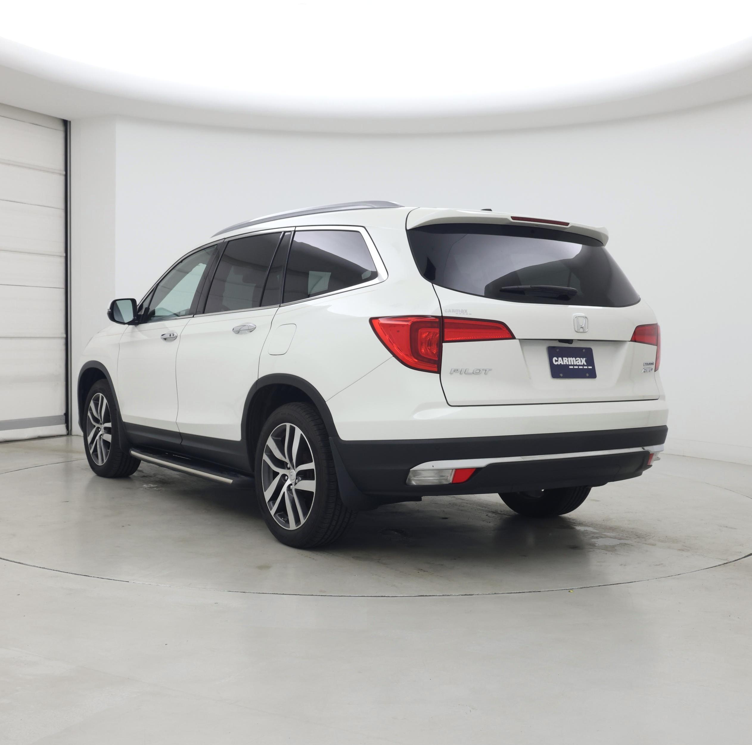 Thumbnail: 2017 Honda Pilot - 2