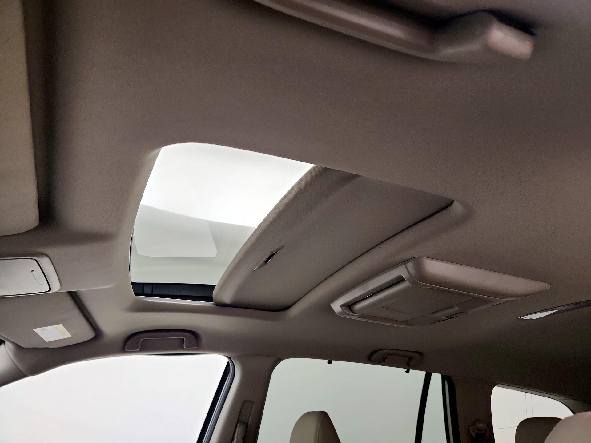 Thumbnail: 2017 Honda Pilot - 20