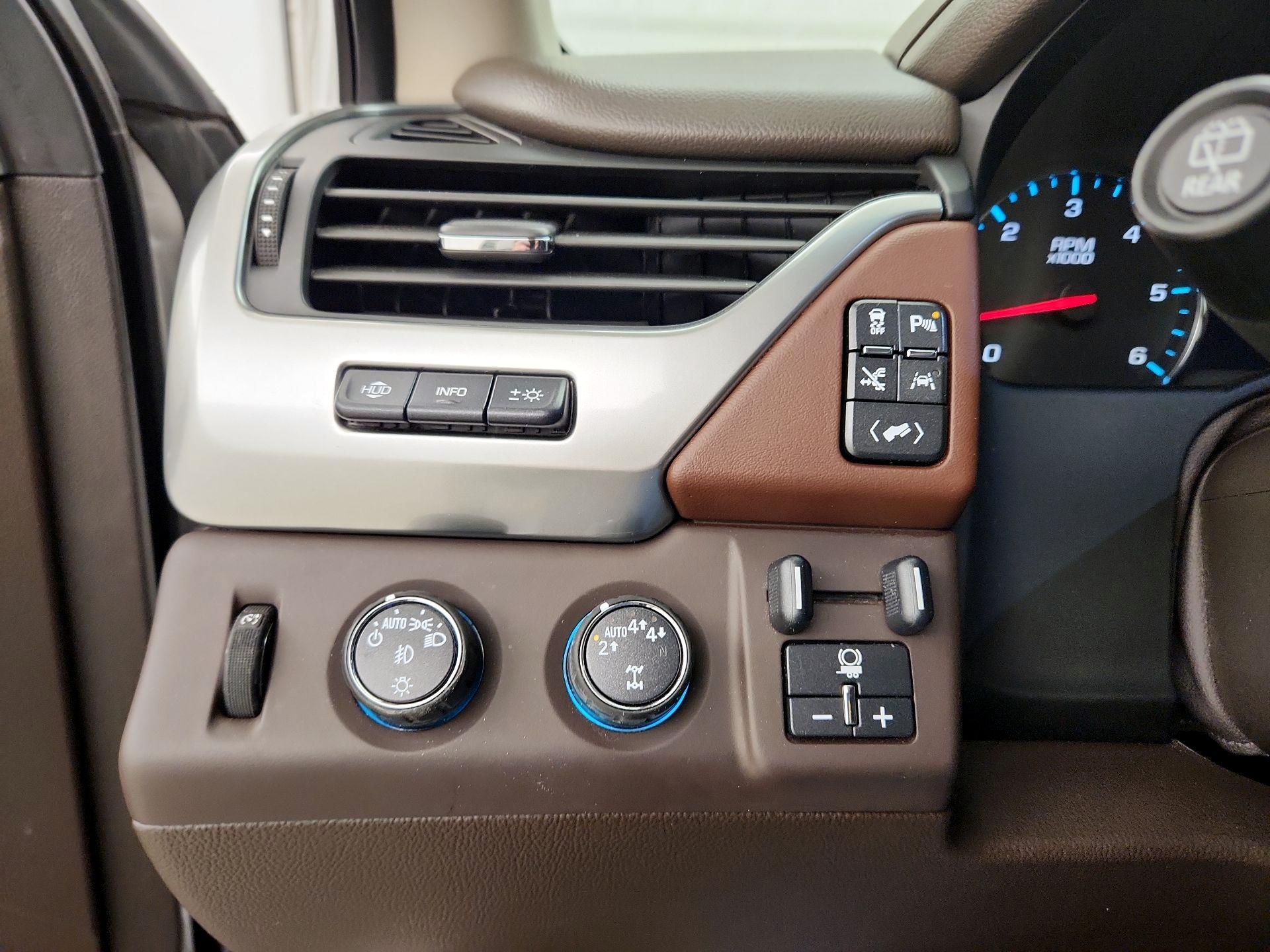 Thumbnail: 2018 Chevrolet Tahoe - 13