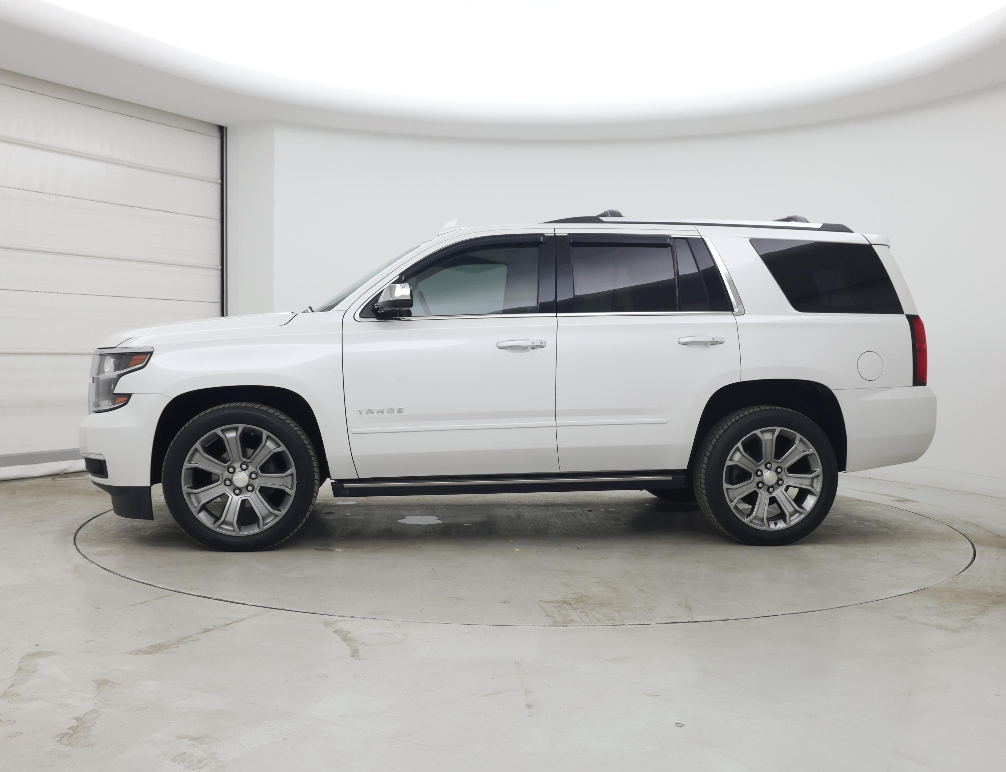 Thumbnail: 2018 Chevrolet Tahoe - 3