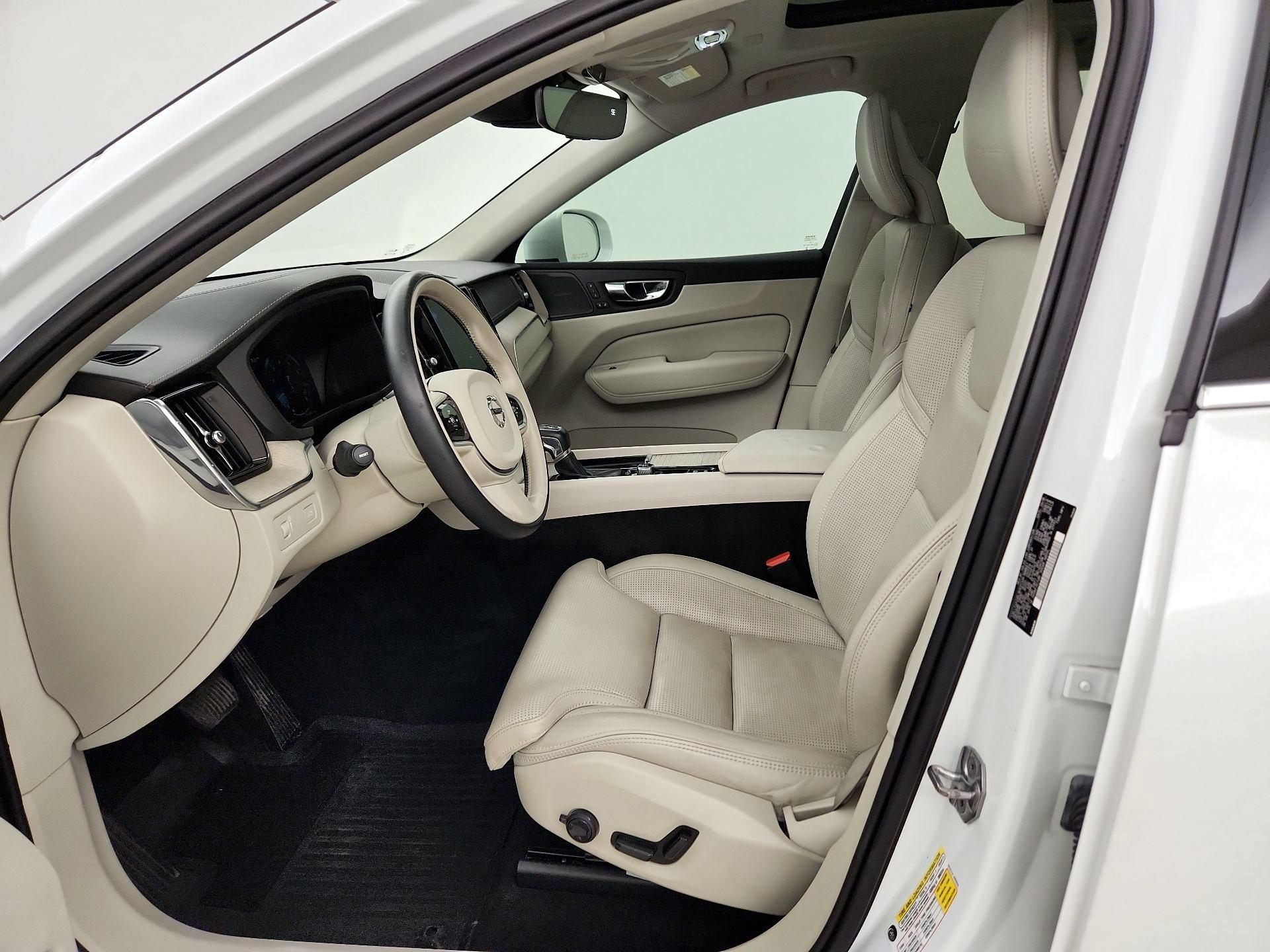 Thumbnail: 2019 Volvo XC60 - 9