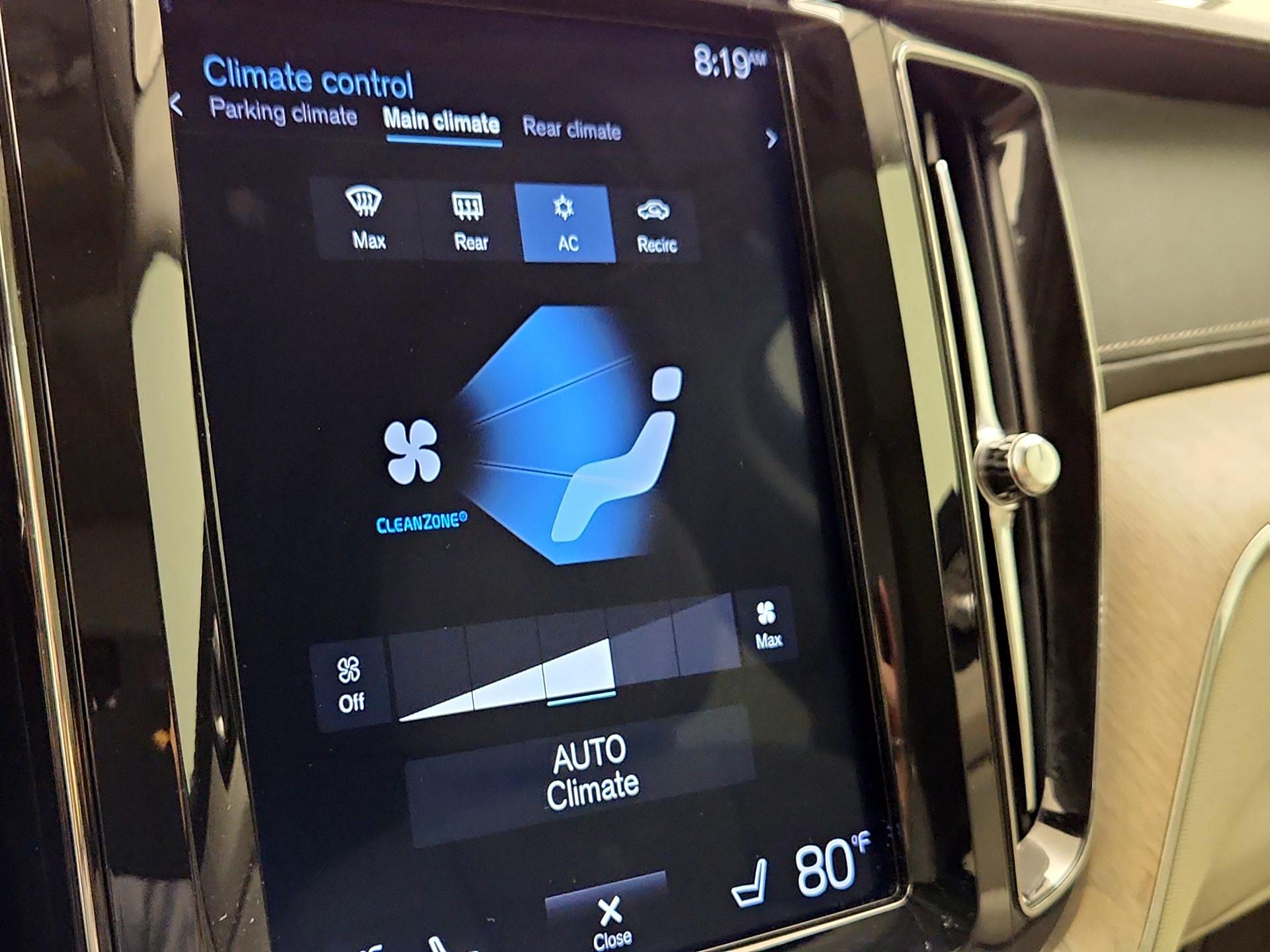Thumbnail: 2019 Volvo XC60 - 15