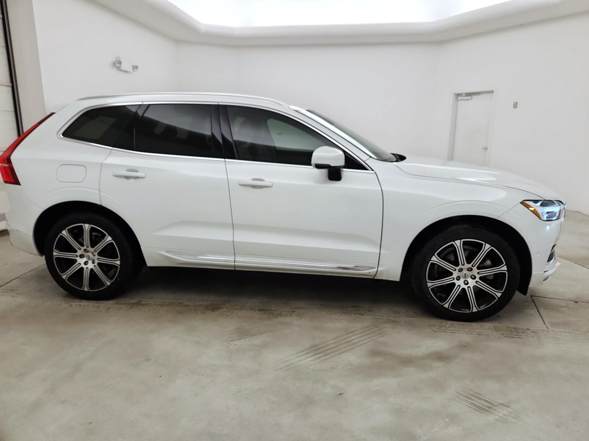 Thumbnail: 2019 Volvo XC60 - 4