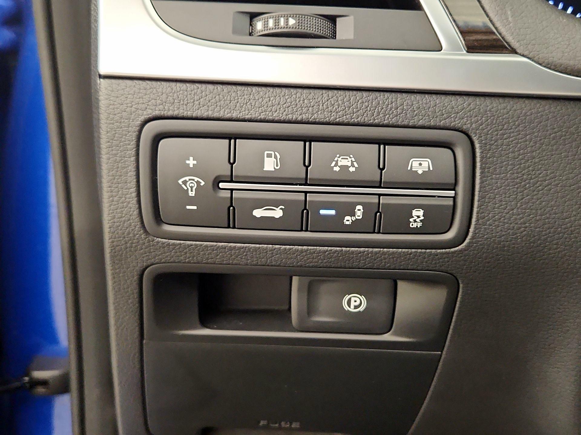 Thumbnail: 2020 Genesis G80 - 13