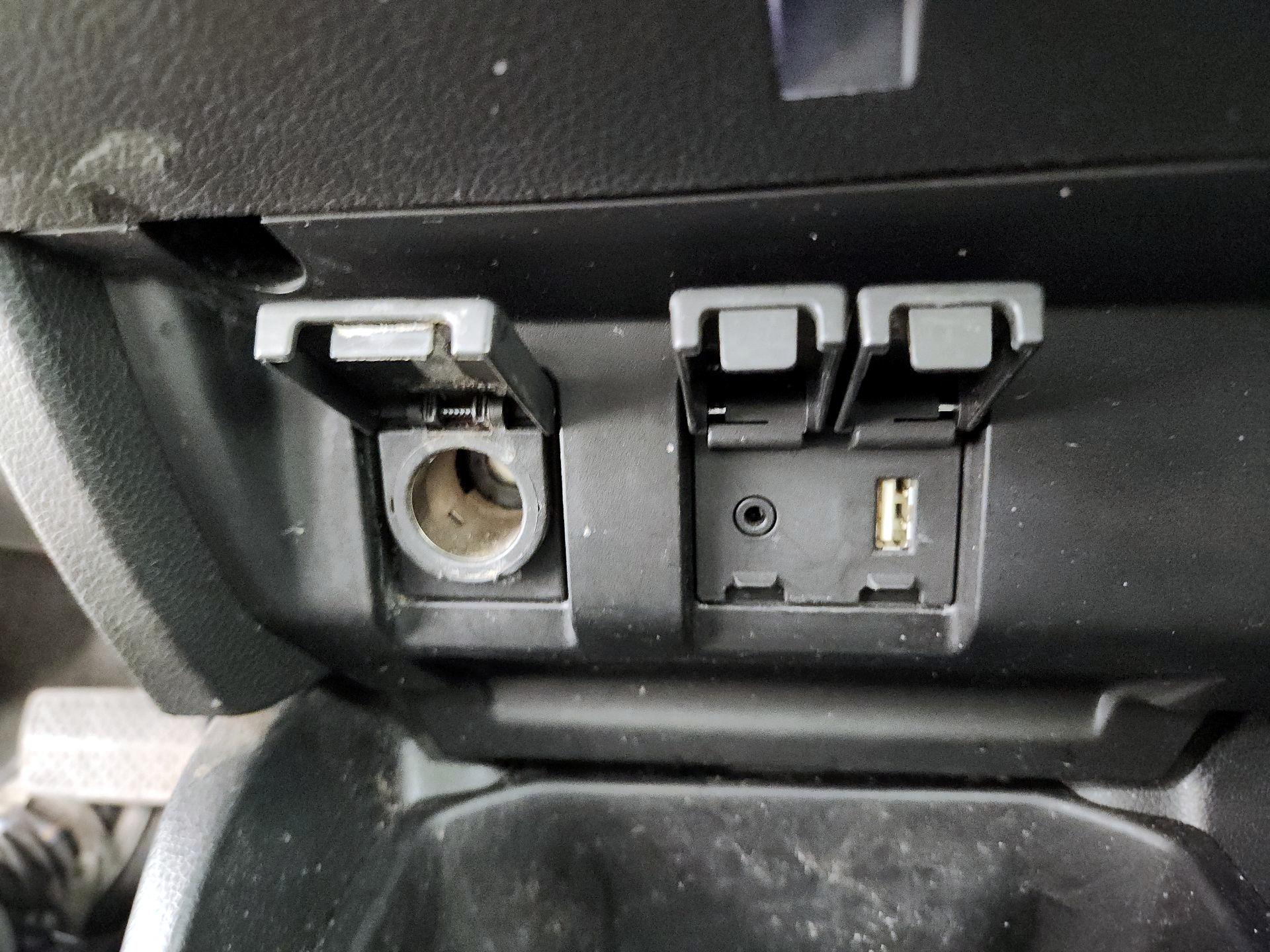 Thumbnail: 2015 Honda Fit - 18