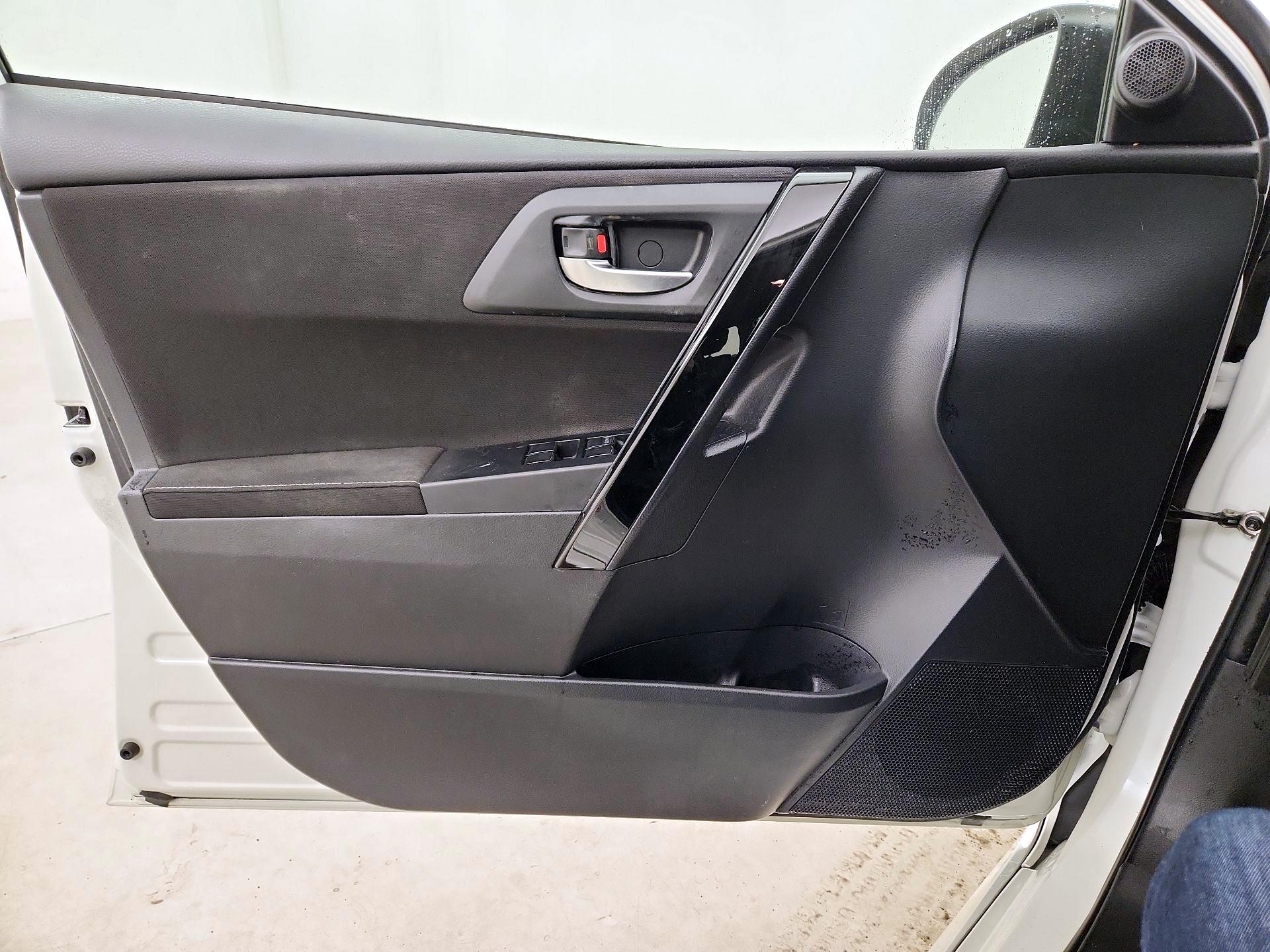 Thumbnail: 2017 Toyota Corolla iM - 12