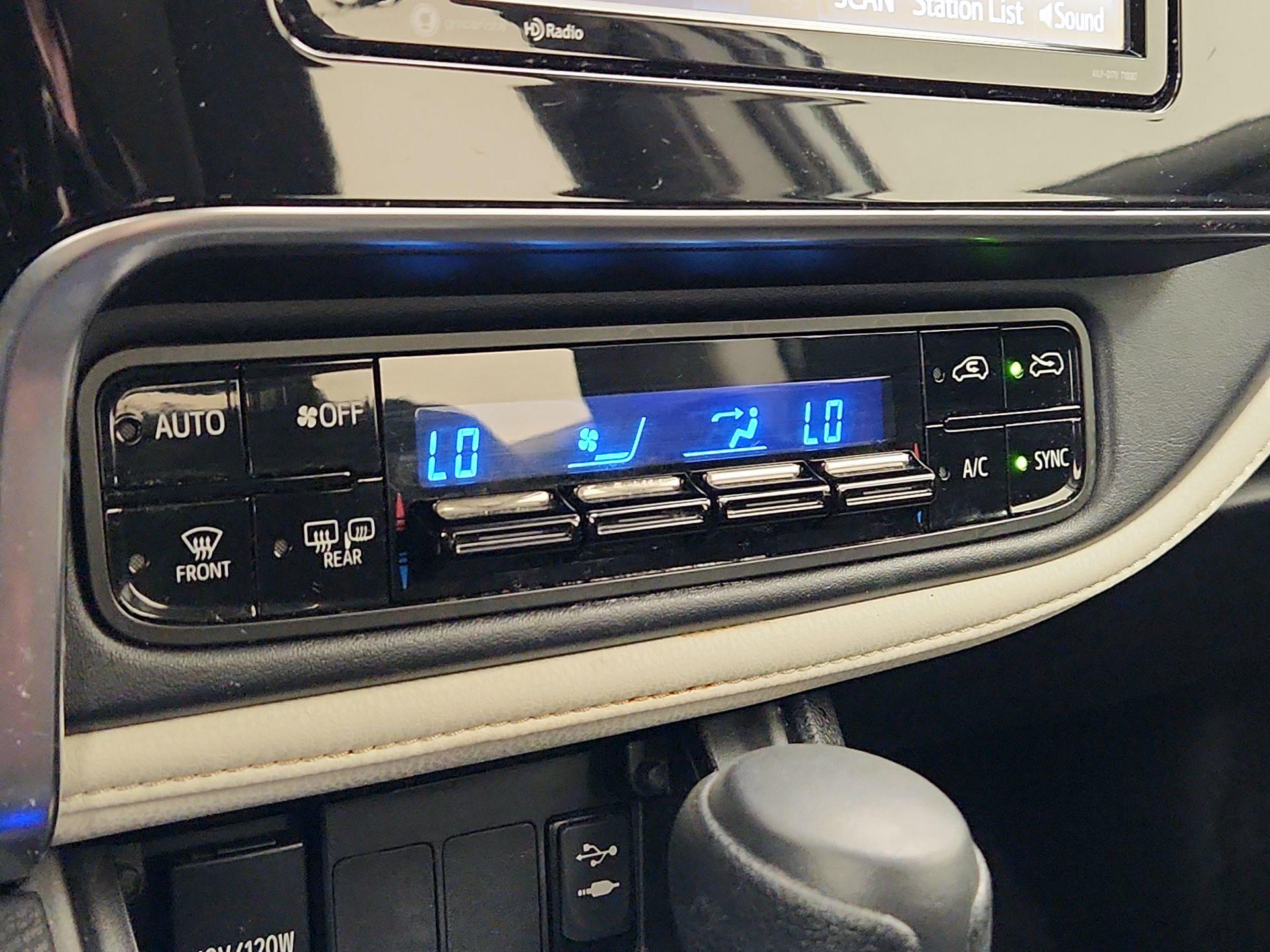 Thumbnail: 2017 Toyota Corolla iM - 16