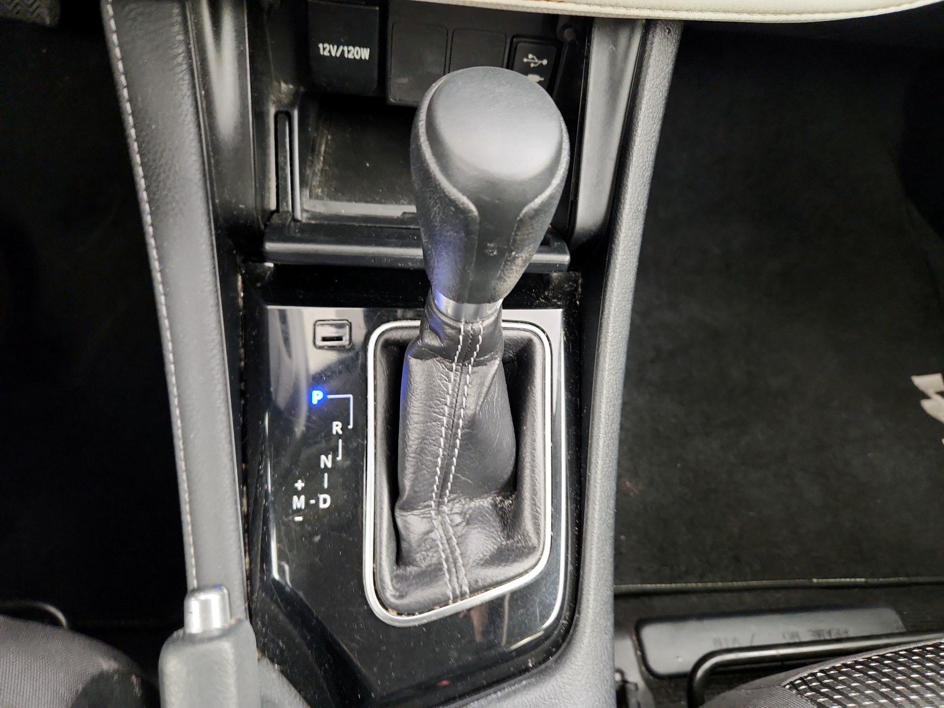 Thumbnail: 2017 Toyota Corolla iM - 17