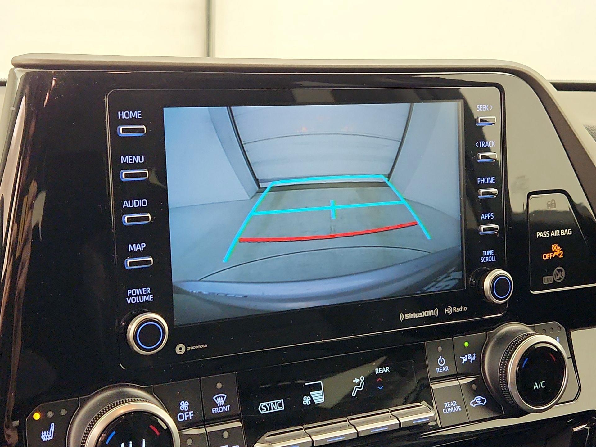 Thumbnail: 2021 Toyota Highlander - 15