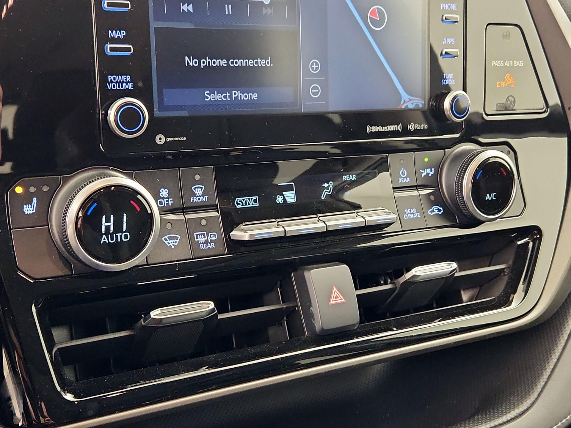 Thumbnail: 2021 Toyota Highlander - 17