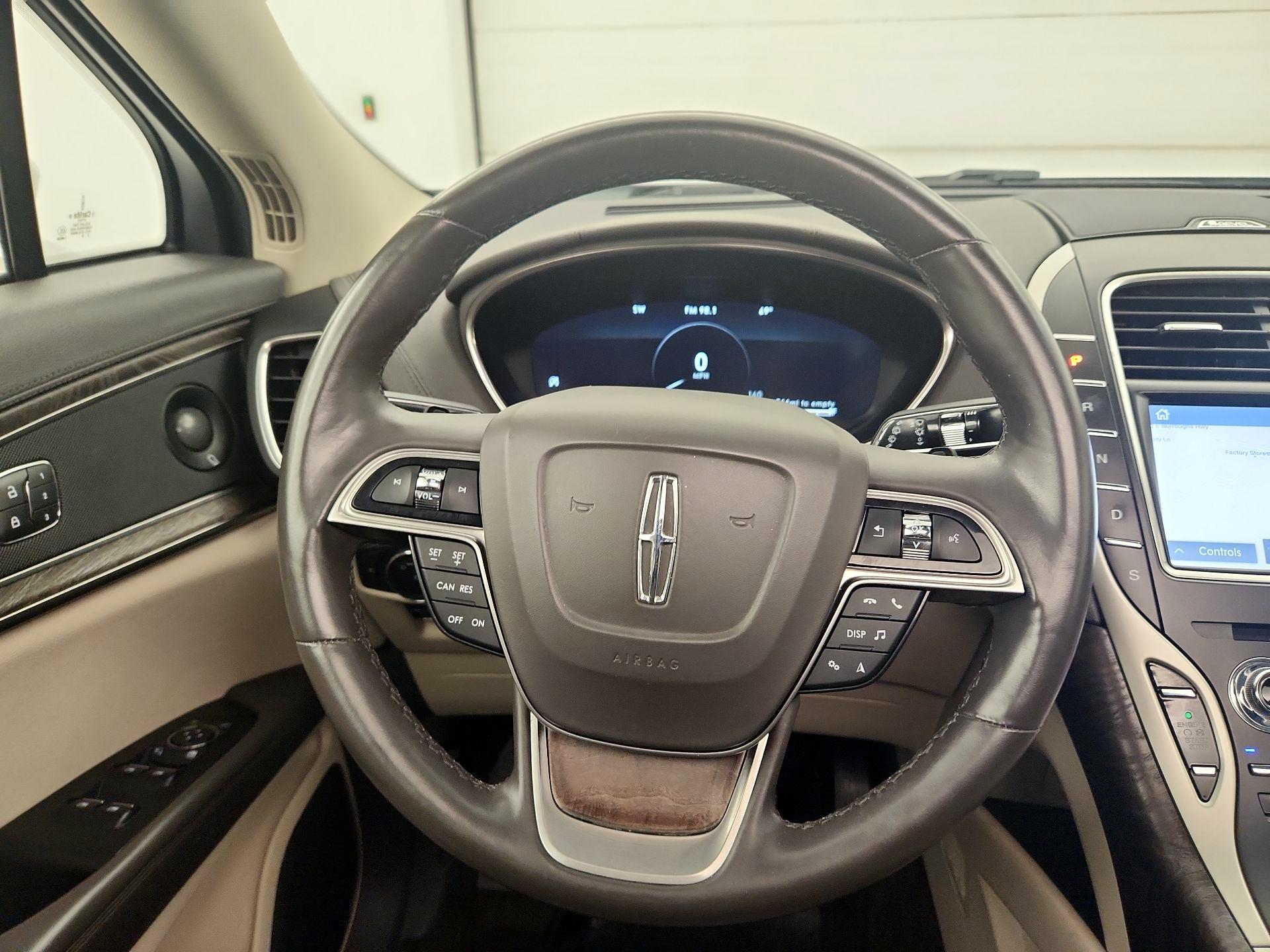 Thumbnail: 2020 Lincoln Nautilus - 10