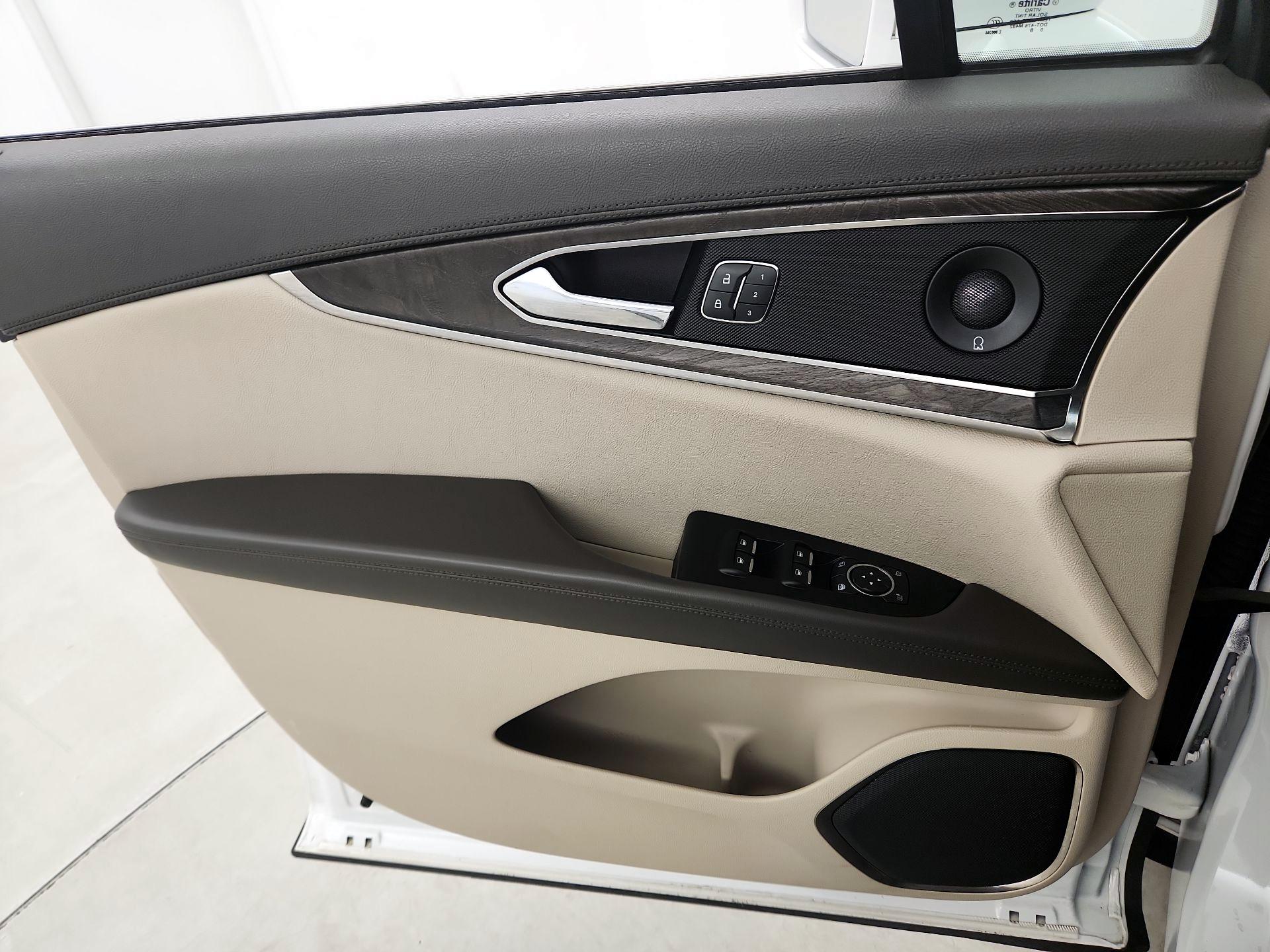 Thumbnail: 2020 Lincoln Nautilus - 12