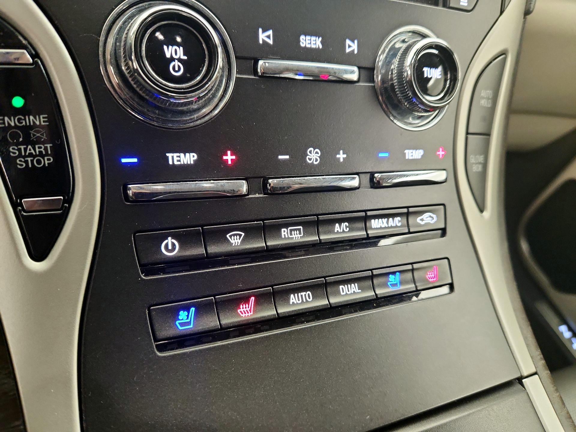 Thumbnail: 2020 Lincoln Nautilus - 17