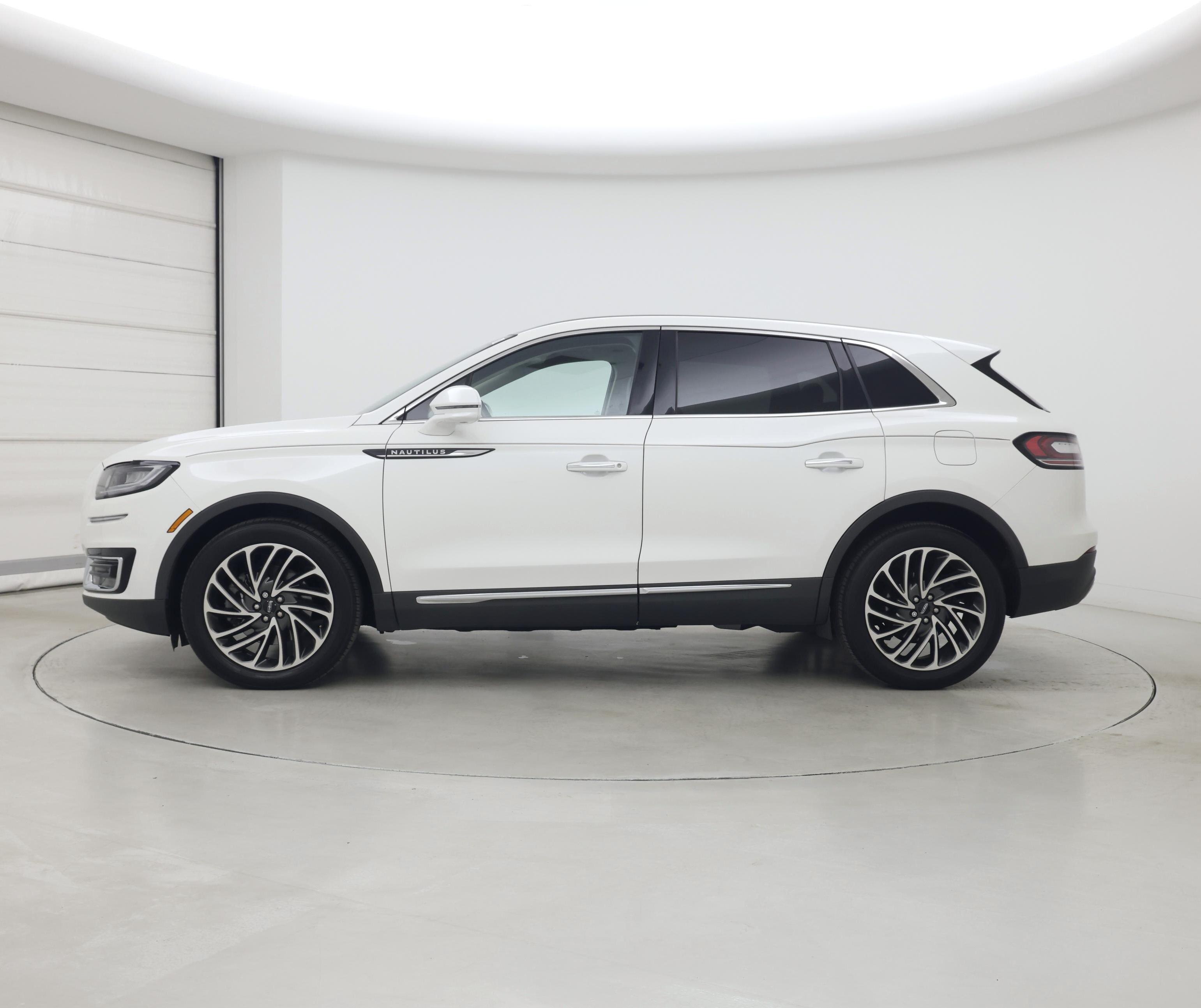 Thumbnail: 2020 Lincoln Nautilus - 3