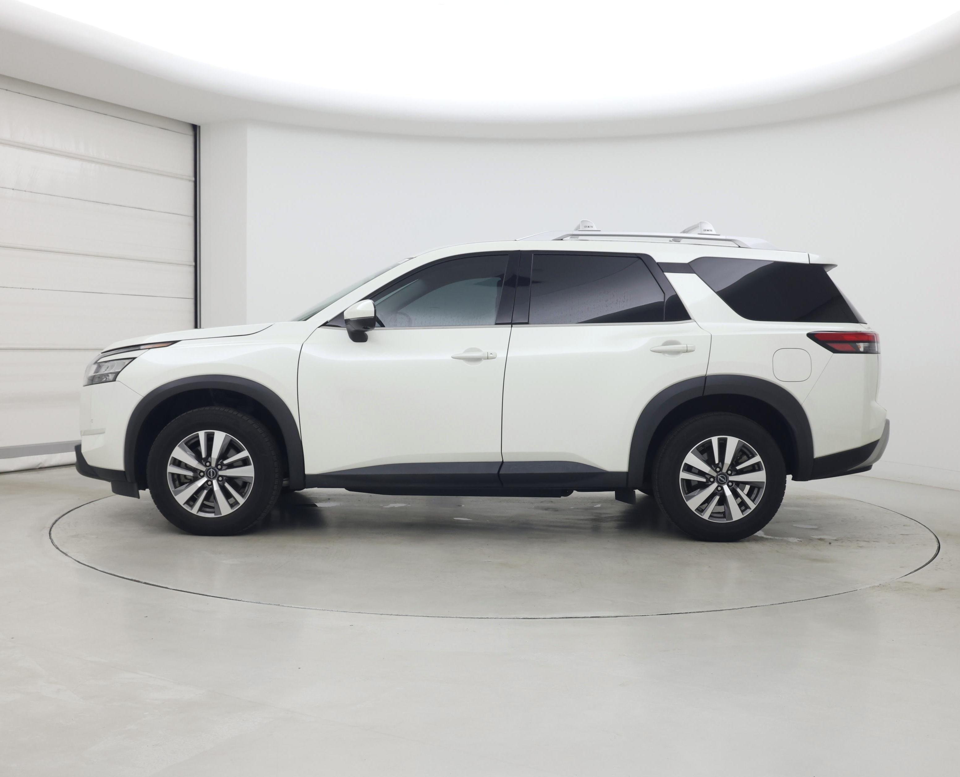 Thumbnail: 2023 Nissan Pathfinder - 3