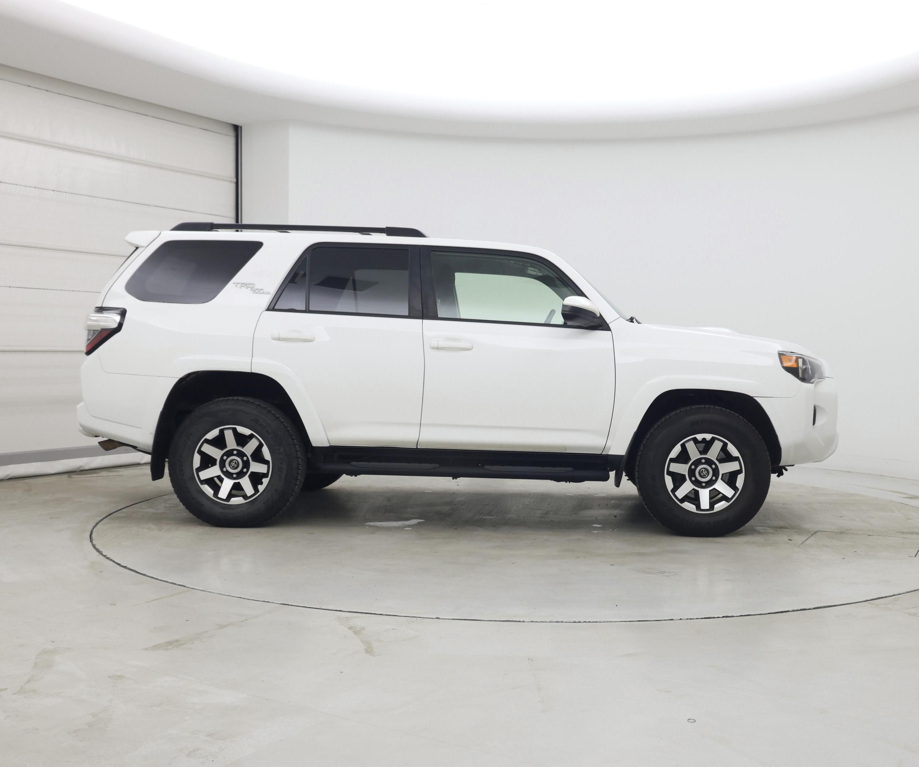 Thumbnail: 2019 Toyota 4Runner - 7