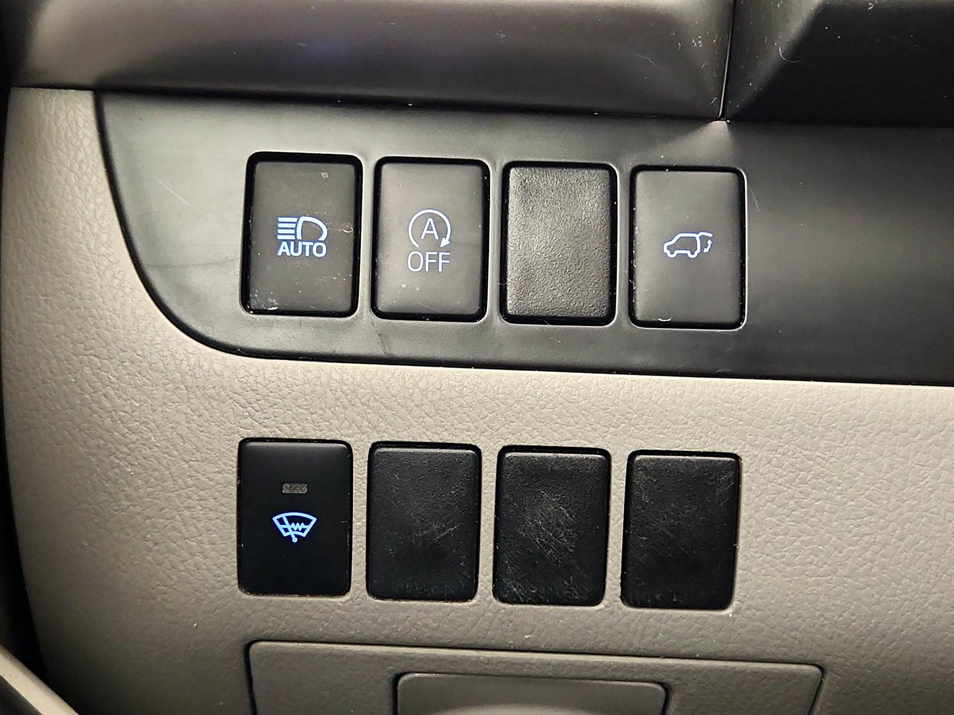 Thumbnail: 2019 Toyota Highlander - 13