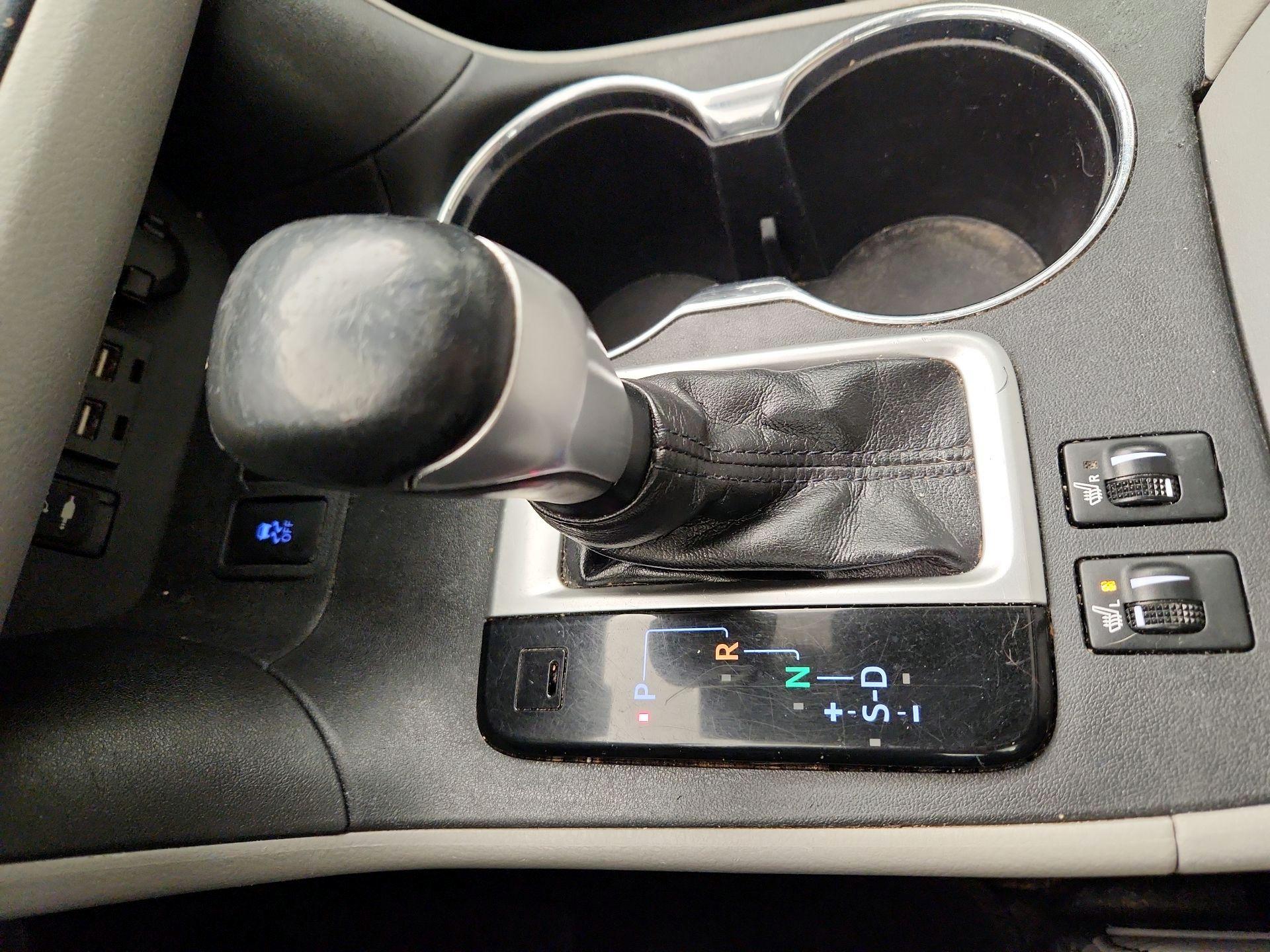 Thumbnail: 2019 Toyota Highlander - 18