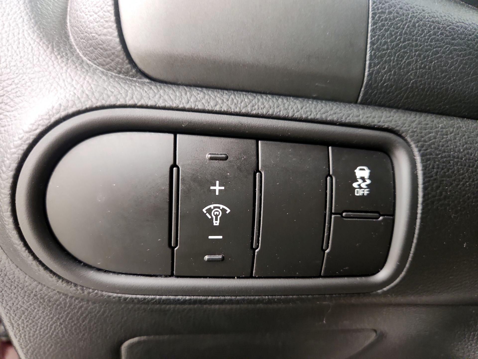 Thumbnail: 2018 Kia Forte - 13