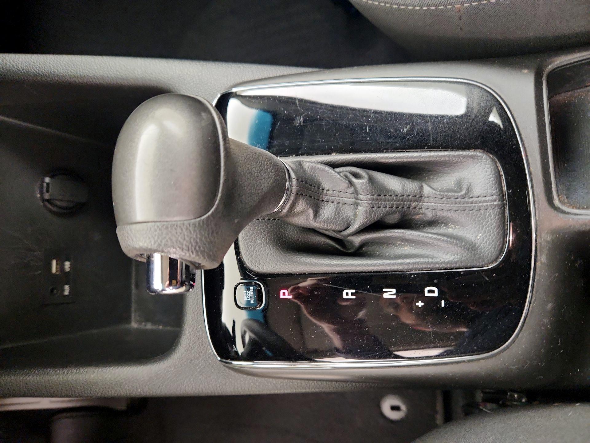 Thumbnail: 2018 Kia Forte - 17