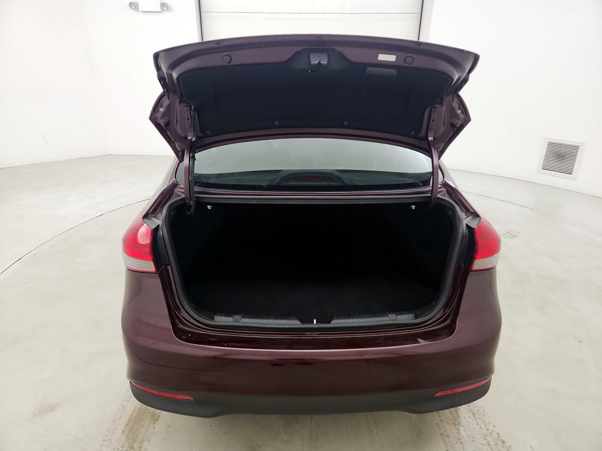 Thumbnail: 2018 Kia Forte - 20