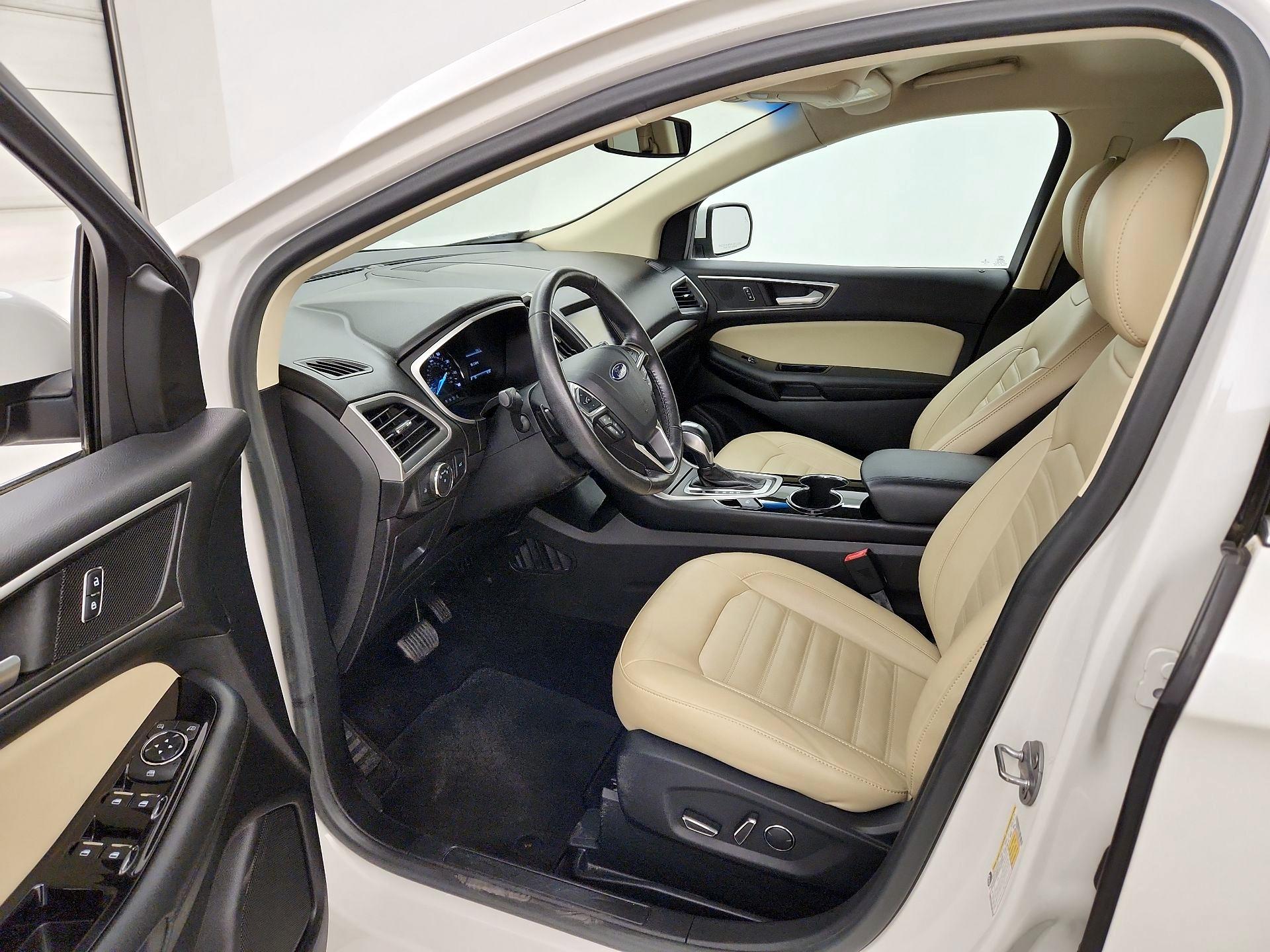 Thumbnail: 2015 Ford Edge - 11