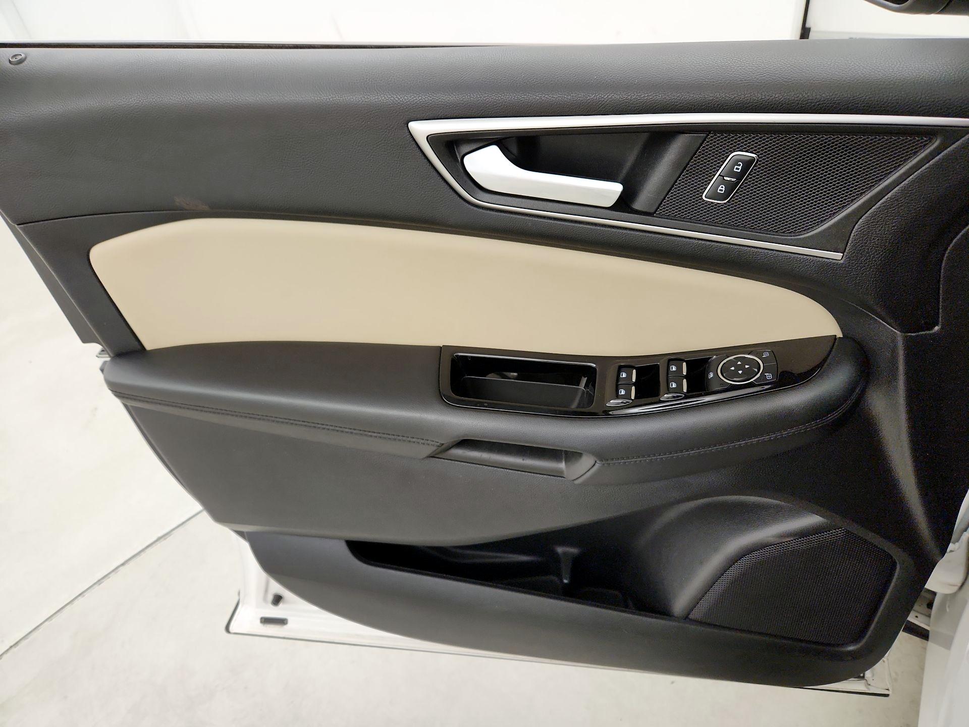 Thumbnail: 2015 Ford Edge - 12