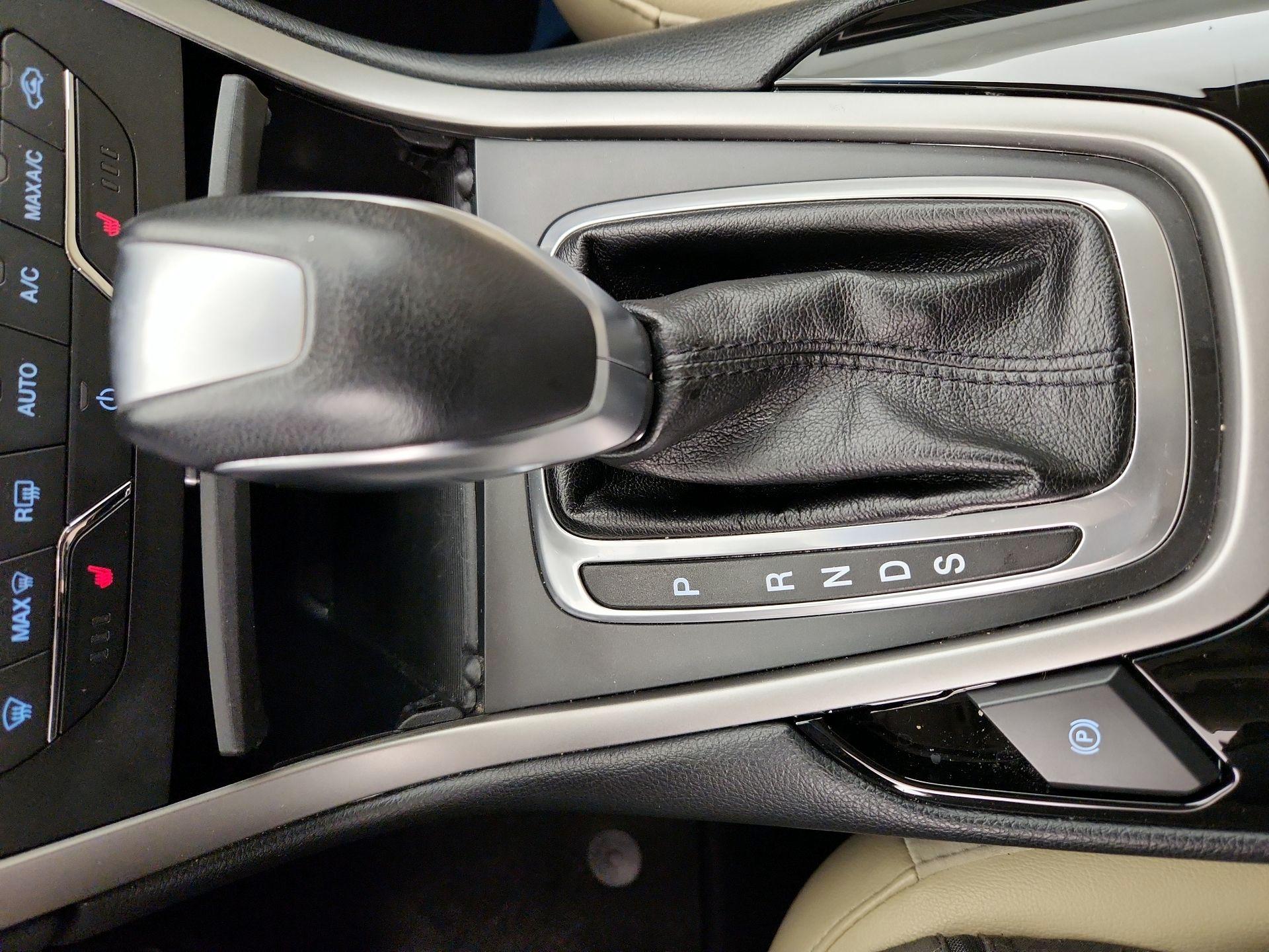 Thumbnail: 2015 Ford Edge - 18