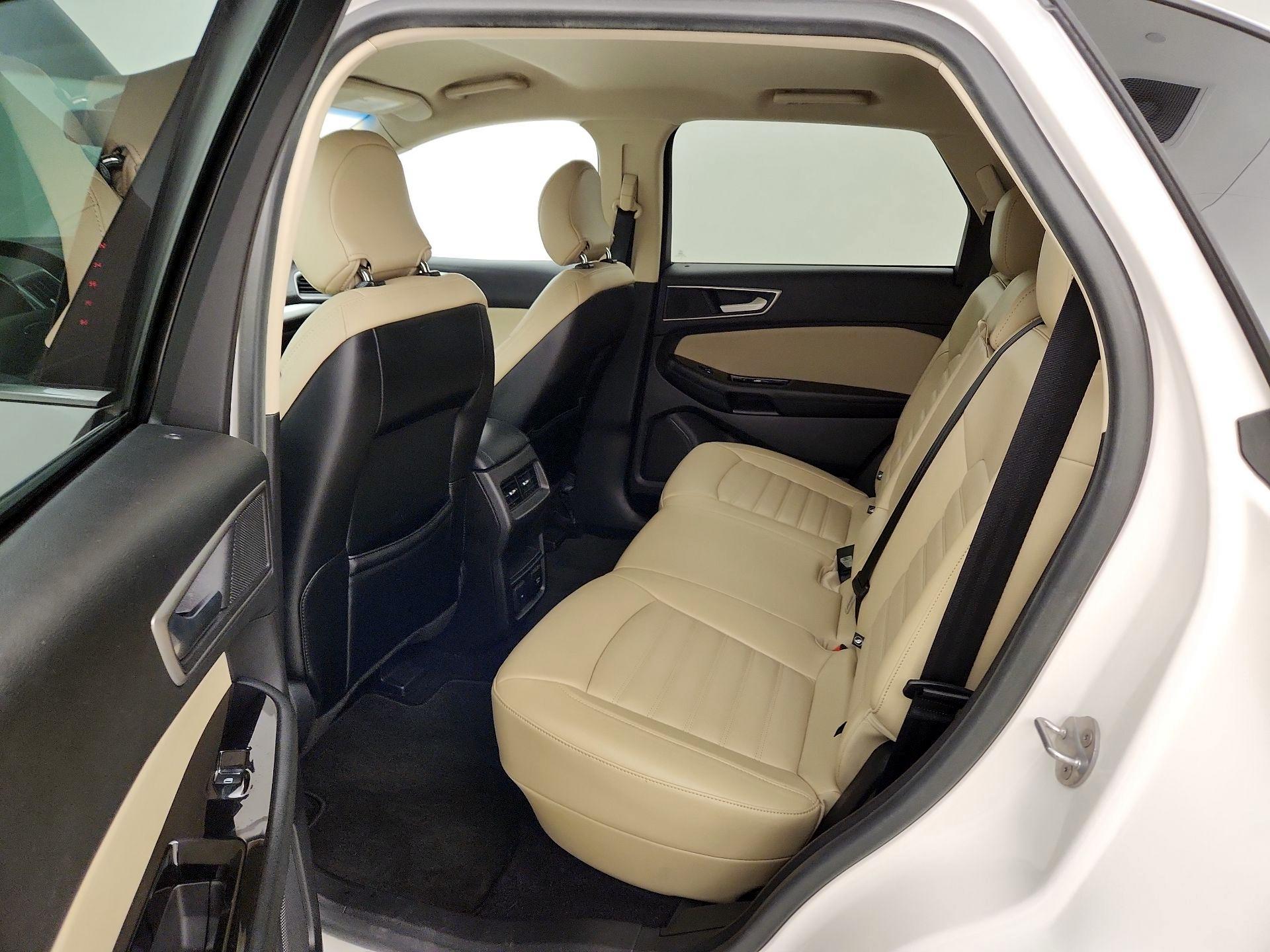 Thumbnail: 2015 Ford Edge - 20