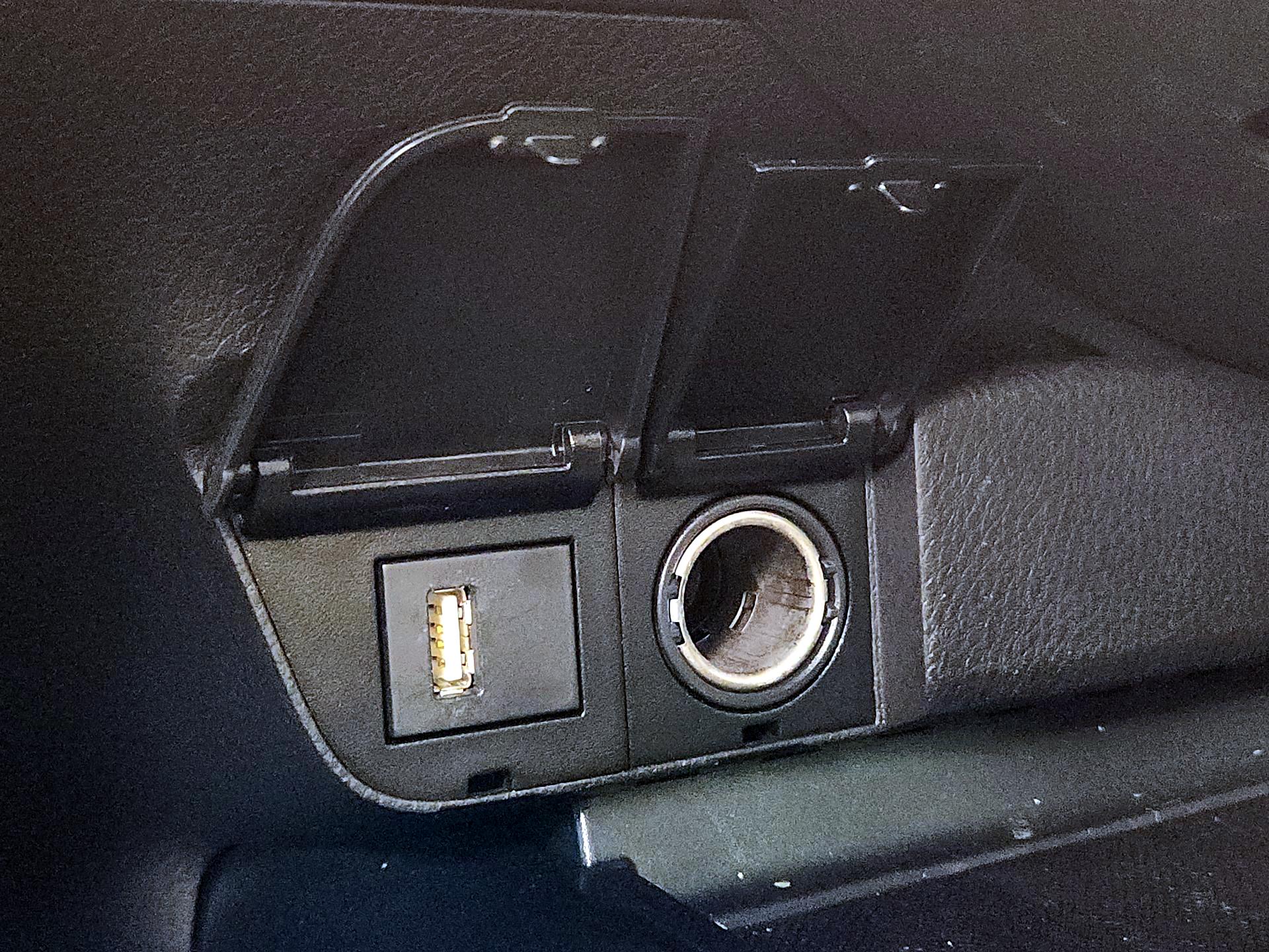 Thumbnail: 2020 Toyota Camry - 18