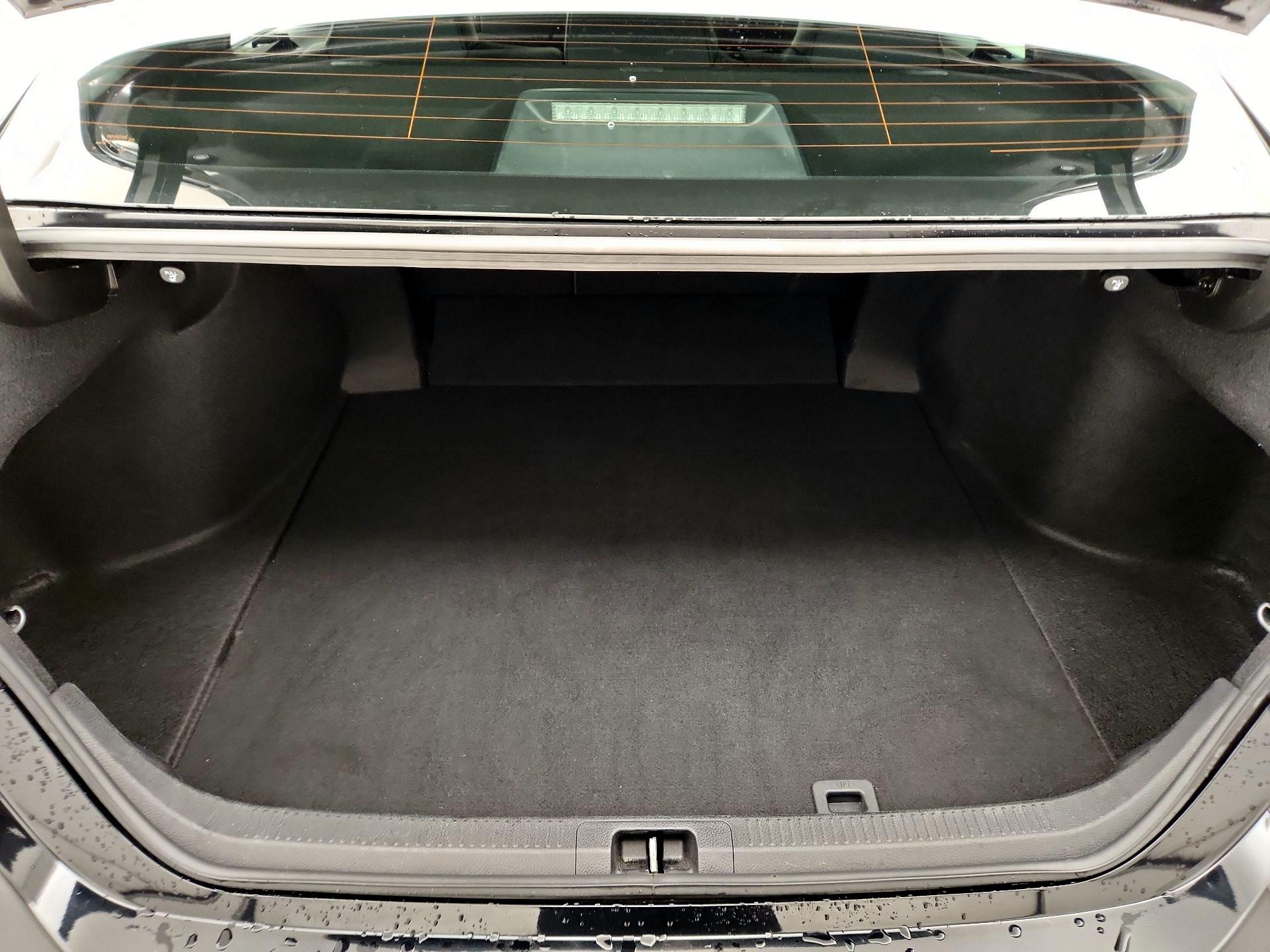 Thumbnail: 2020 Toyota Camry - 20