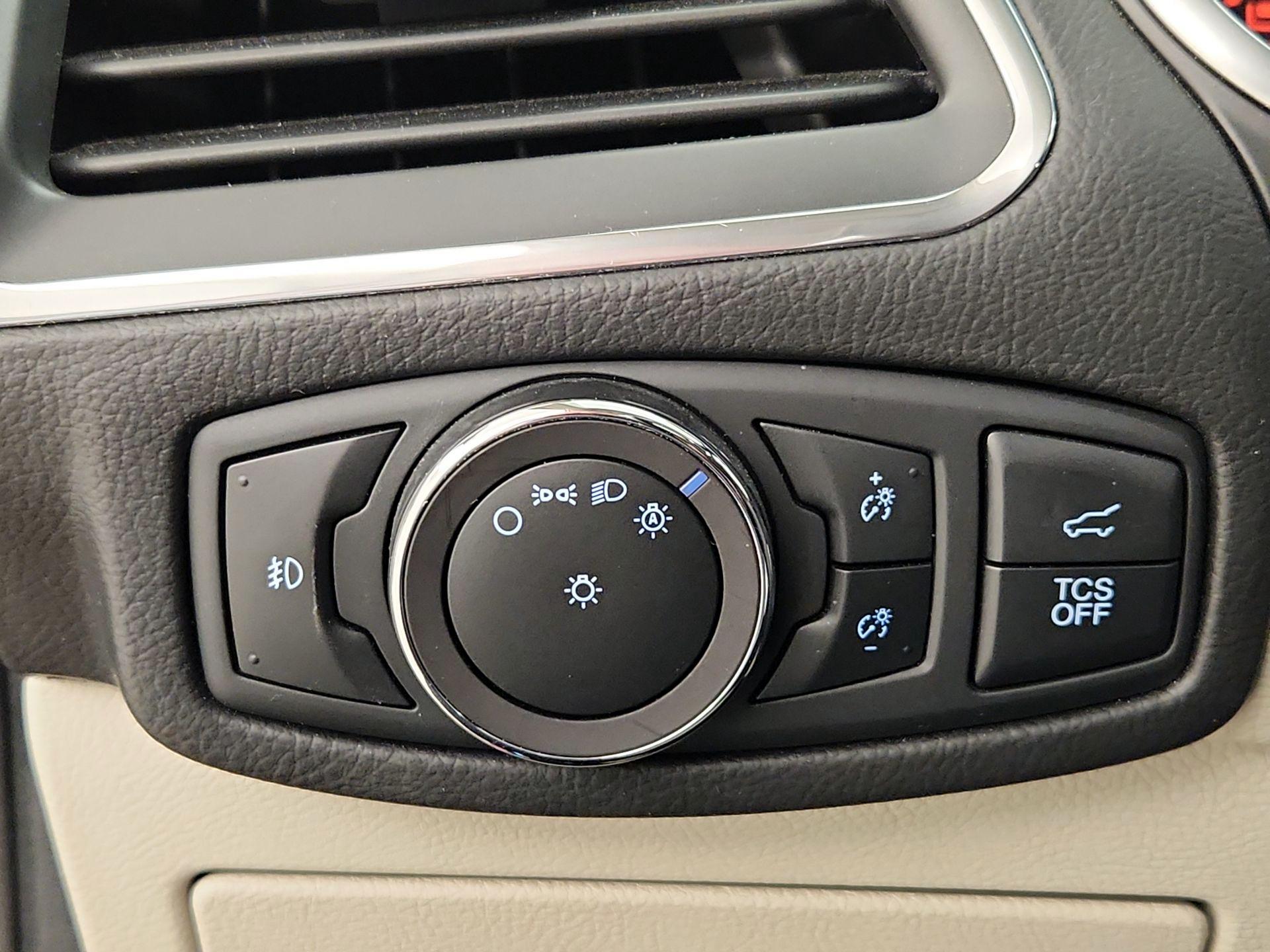 Thumbnail: 2019 Ford Edge - 13