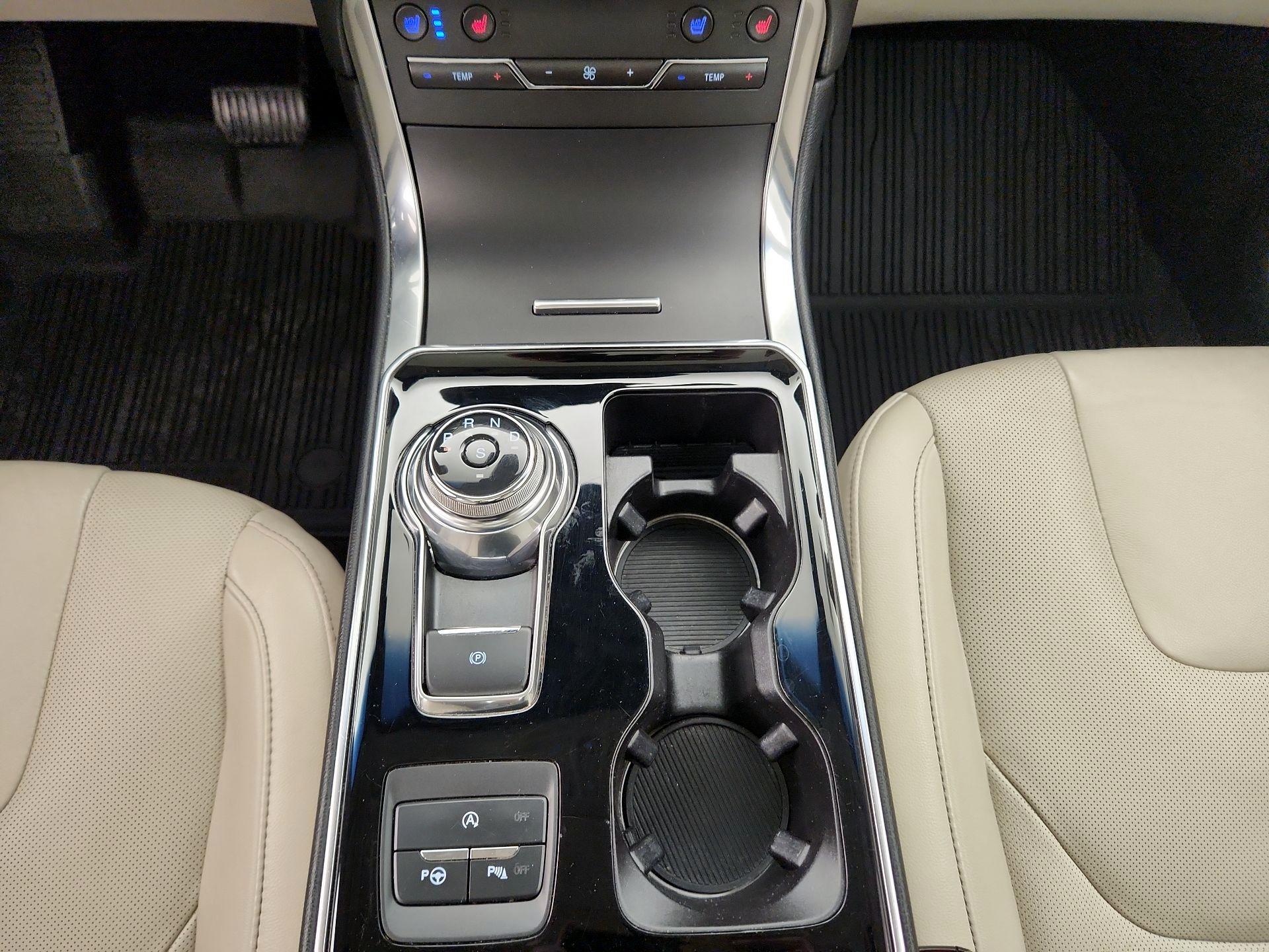 Thumbnail: 2019 Ford Edge - 18