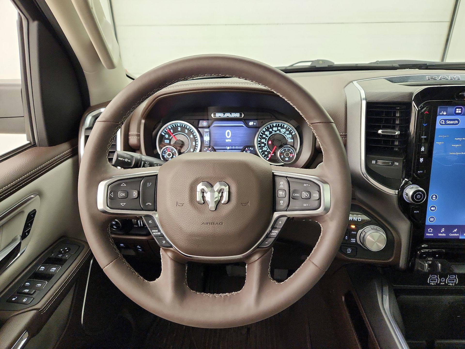 Thumbnail: 2025 RAM 1500 - 10