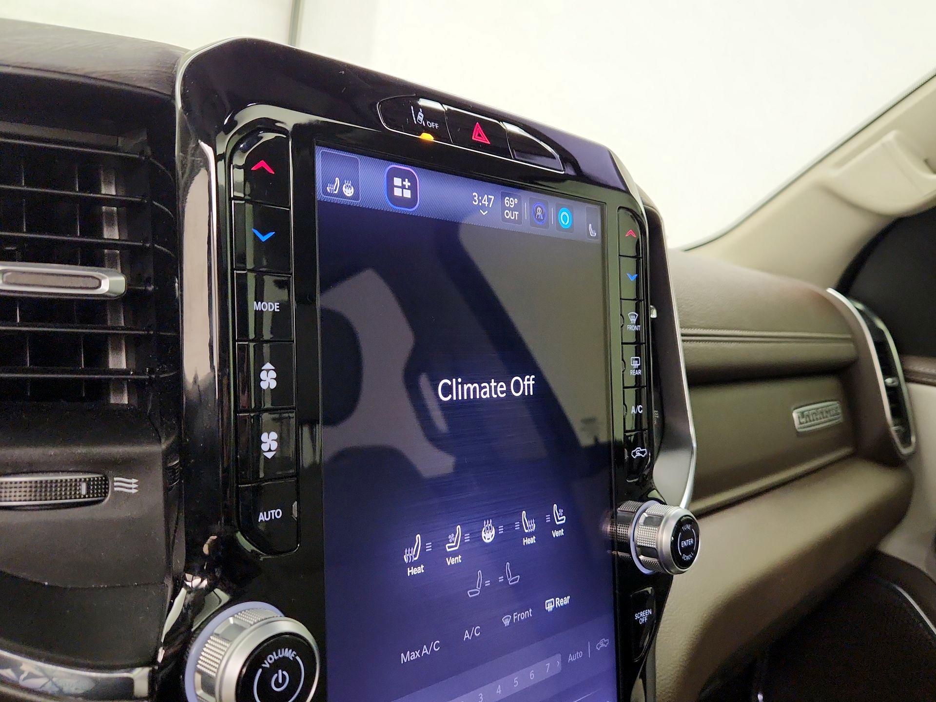 Thumbnail: 2025 RAM 1500 - 17