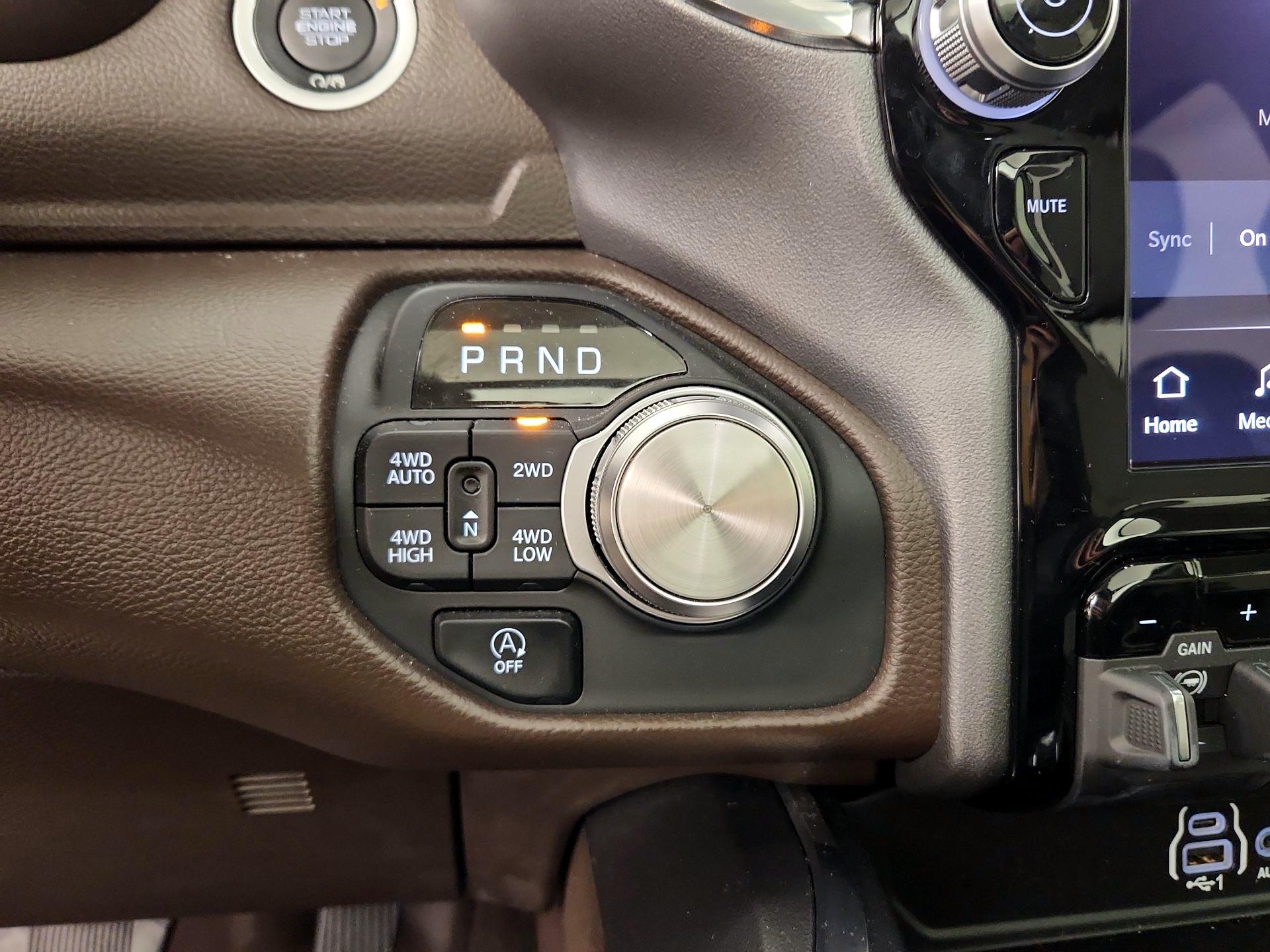 Thumbnail: 2025 RAM 1500 - 18