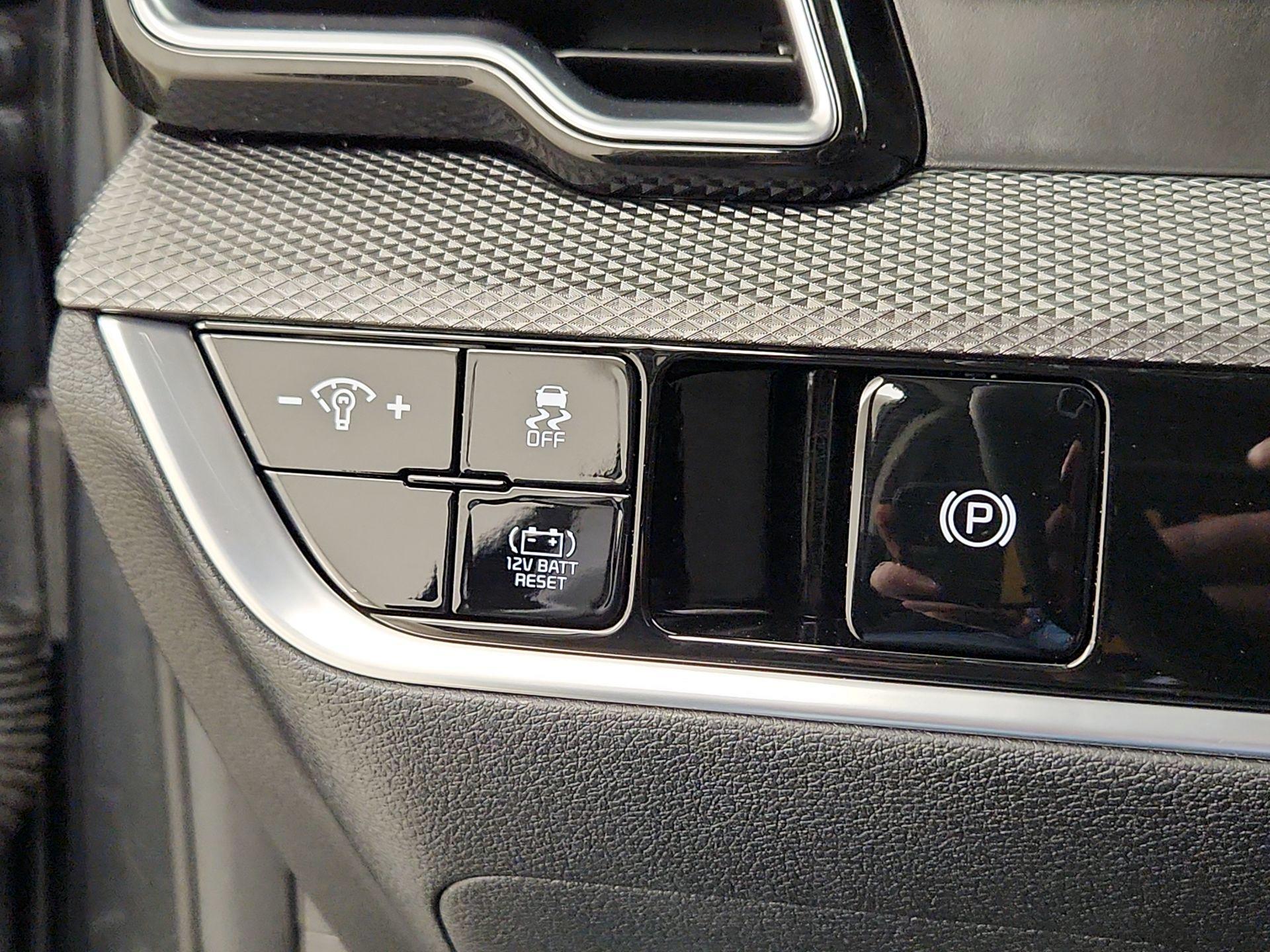 Thumbnail: 2023 Kia Sportage - 11