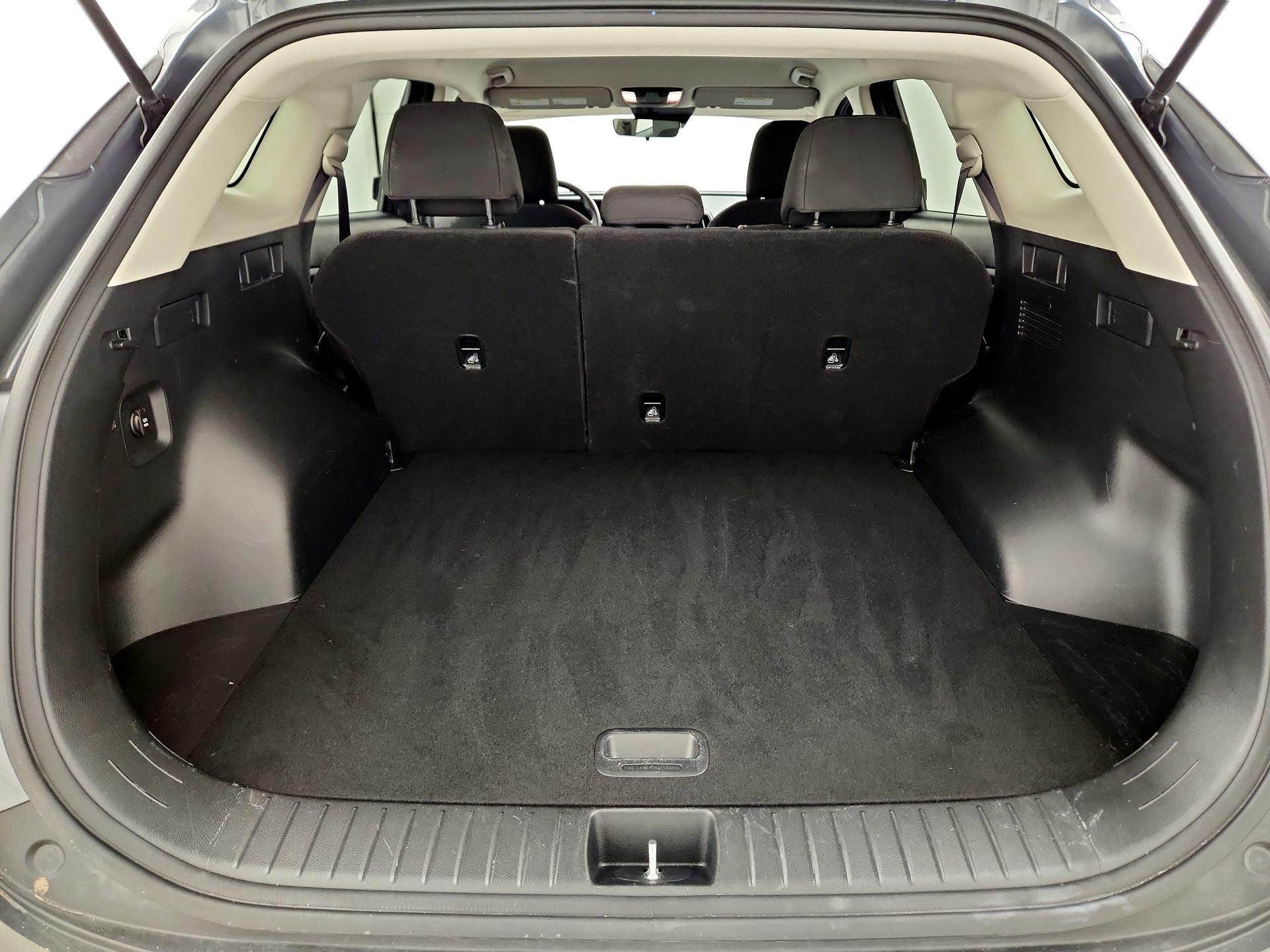 Thumbnail: 2023 Kia Sportage - 18