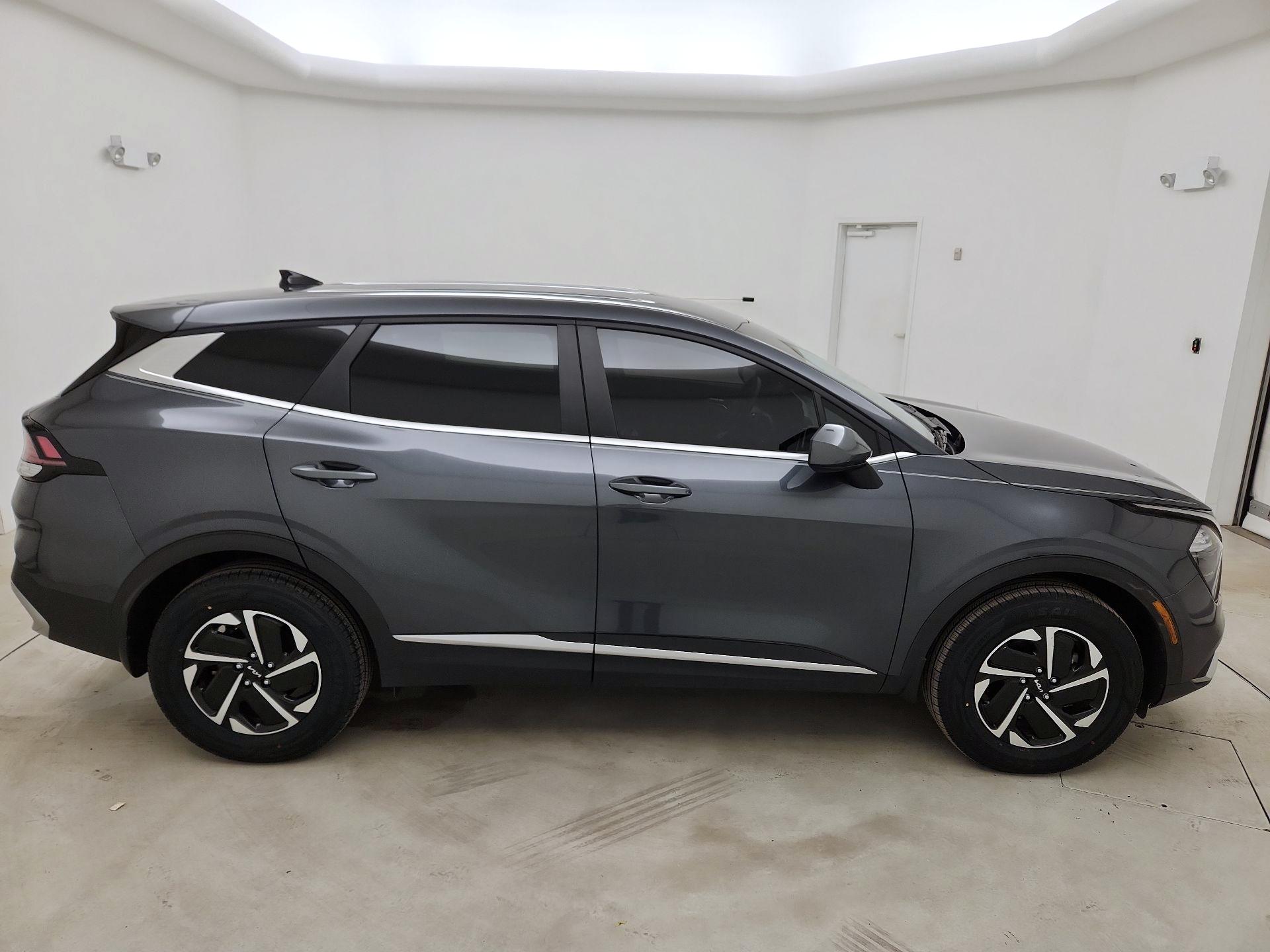 Thumbnail: 2023 Kia Sportage - 4