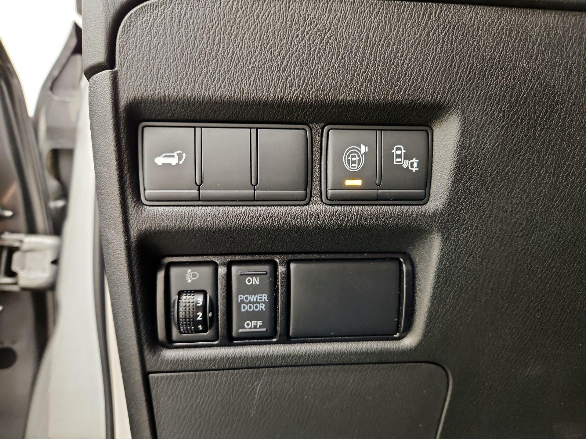 Thumbnail: 2017 Nissan Armada - 13