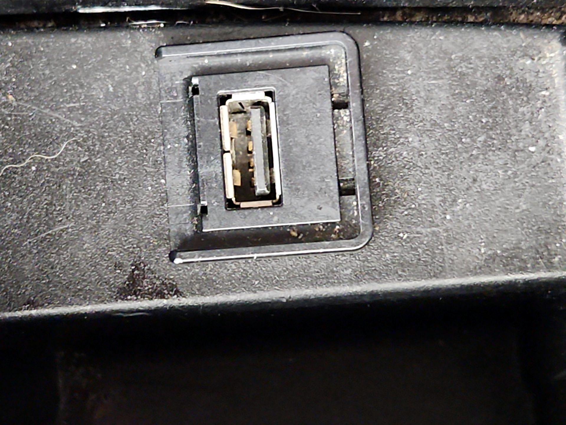 Thumbnail: 2017 Nissan Armada - 19